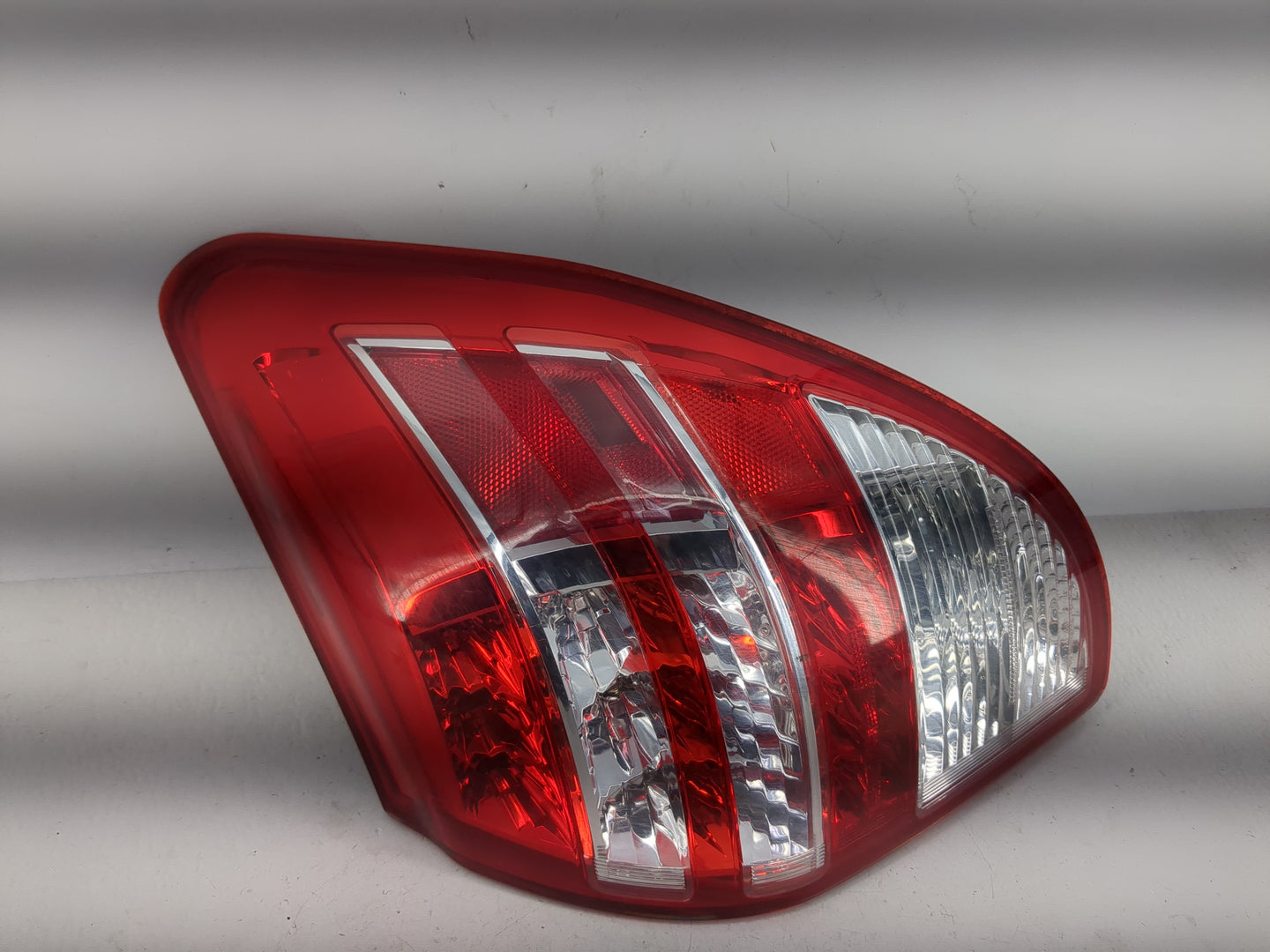 2009-2012 Toyota Rav4 Tail Light Assembly Passenger Right OEM P/N:81550-0R010 Fits Fits 2009 2010 2011 2012 OEM Used Auto Pa