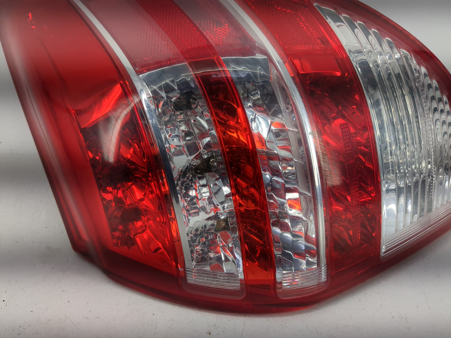 2009-2012 Toyota Rav4 Tail Light Assembly Passenger Right OEM P/N:81550-0R010 Fits Fits 2009 2010 2011 2012 OEM Used Auto Pa