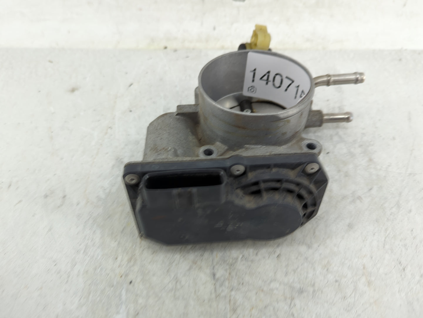 2009-2018 Toyota Rav4 Throttle Body Fits Fits 2009 2010 2011 2012 2013 2014 2015 2016 2017 2018 2019 OEM Used Auto Parts - O