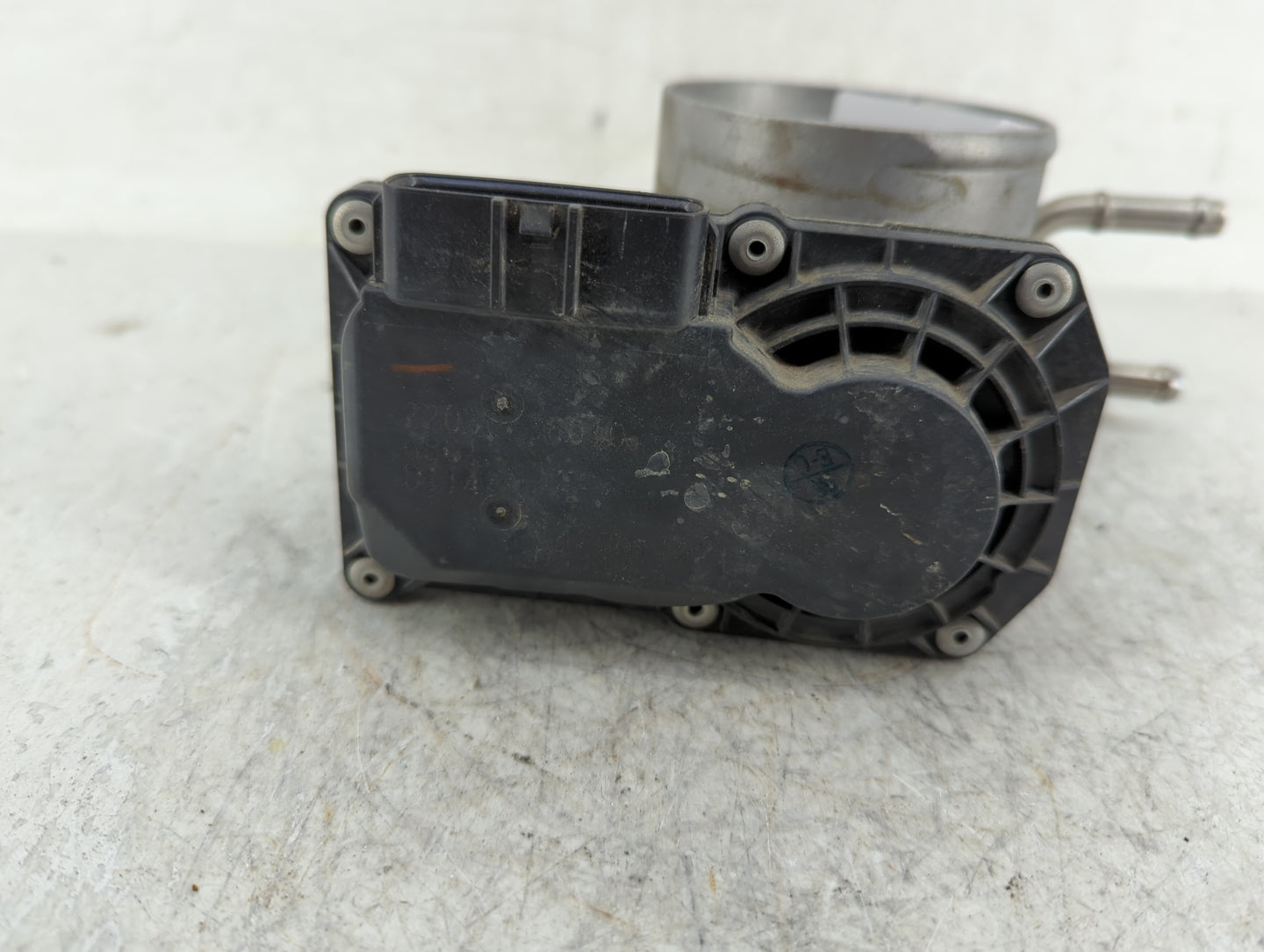 2009-2018 Toyota Rav4 Throttle Body Fits Fits 2009 2010 2011 2012 2013 2014 2015 2016 2017 2018 2019 OEM Used Auto Parts - O