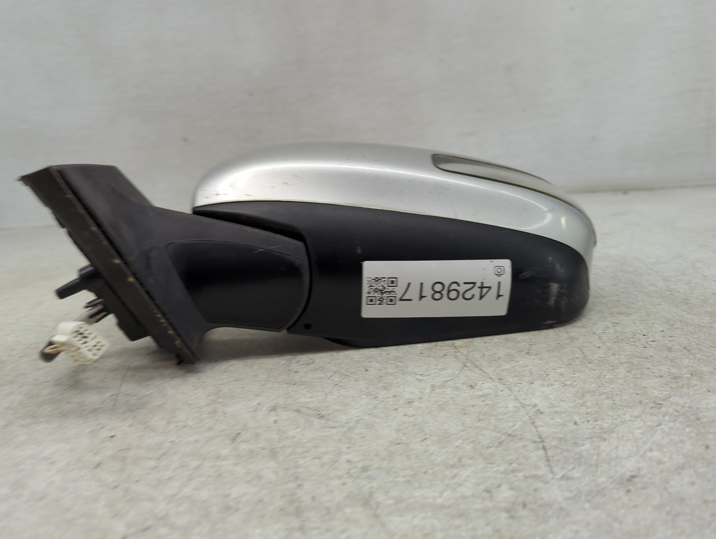 2009-2012 Toyota Rav4 Driver Side View Mirror - Left Door Mirror OEM Used - Oemusedautoparts1.com