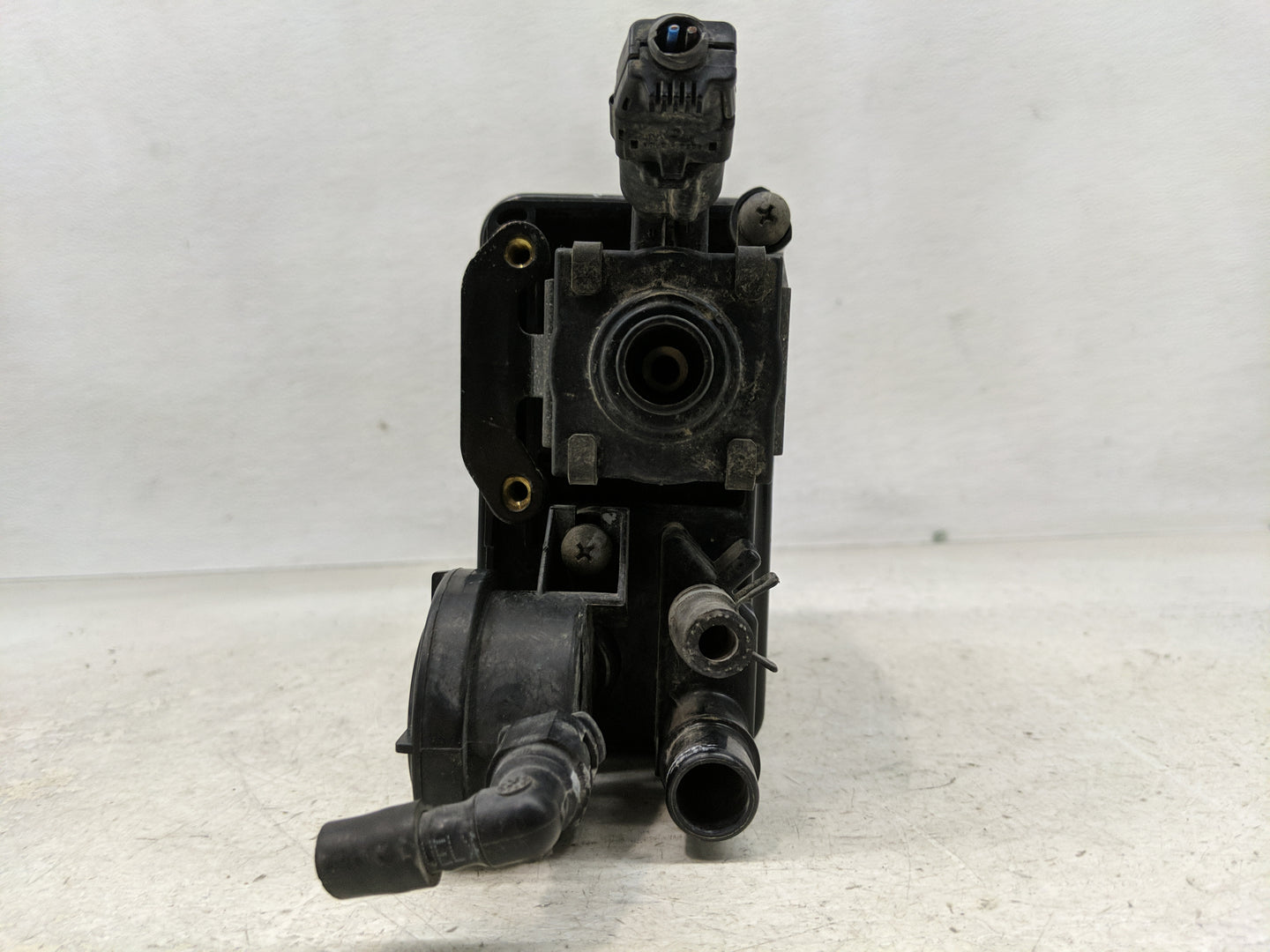 2010 Toyota Sienna Fuel Vapor Charcoal Canister - Oemusedautoparts1.com