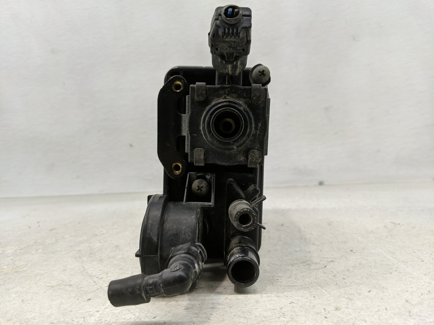 2010 Toyota Sienna Fuel Vapor Charcoal Canister - Oemusedautoparts1.com