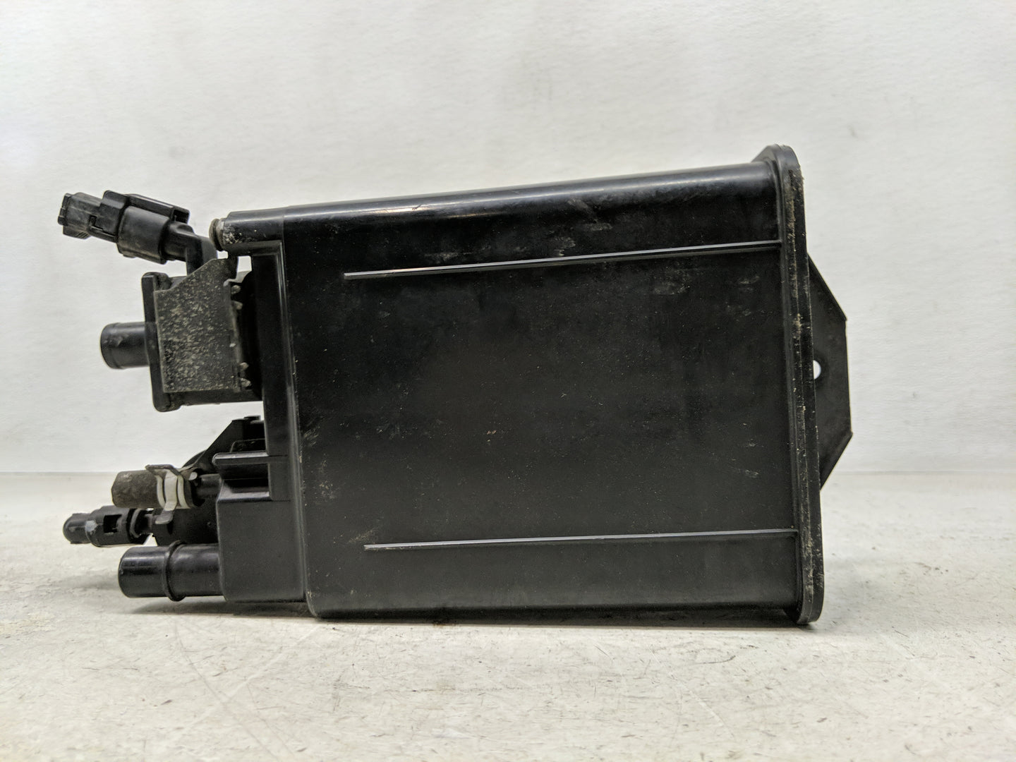 2010 Toyota Sienna Fuel Vapor Charcoal Canister - Oemusedautoparts1.com