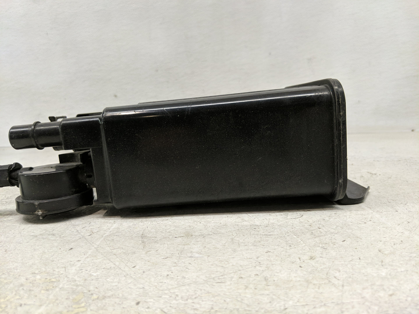 2010 Toyota Sienna Fuel Vapor Charcoal Canister - Oemusedautoparts1.com
