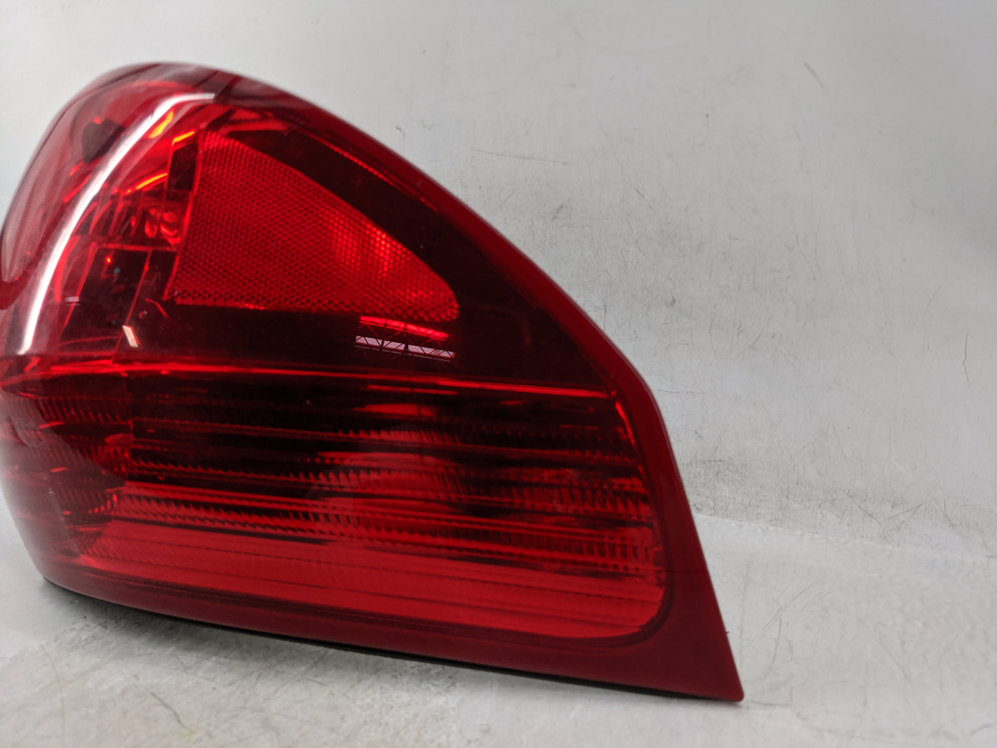 2006-2010 Toyota Sienna Tail Light Assembly Driver Left OEM Fits Fits 2006 2007 2008 2009 2010 OEM Used Auto Parts - Oemused