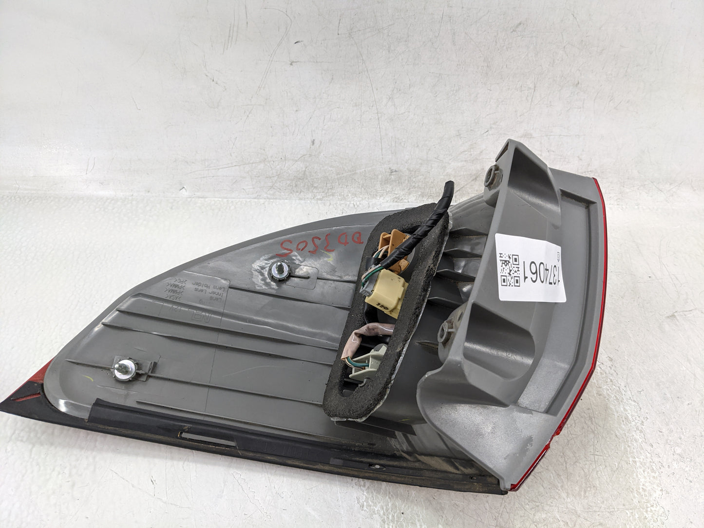 2006-2010 Toyota Sienna Tail Light Assembly Driver Left OEM Fits Fits 2006 2007 2008 2009 2010 OEM Used Auto Parts - Oemused
