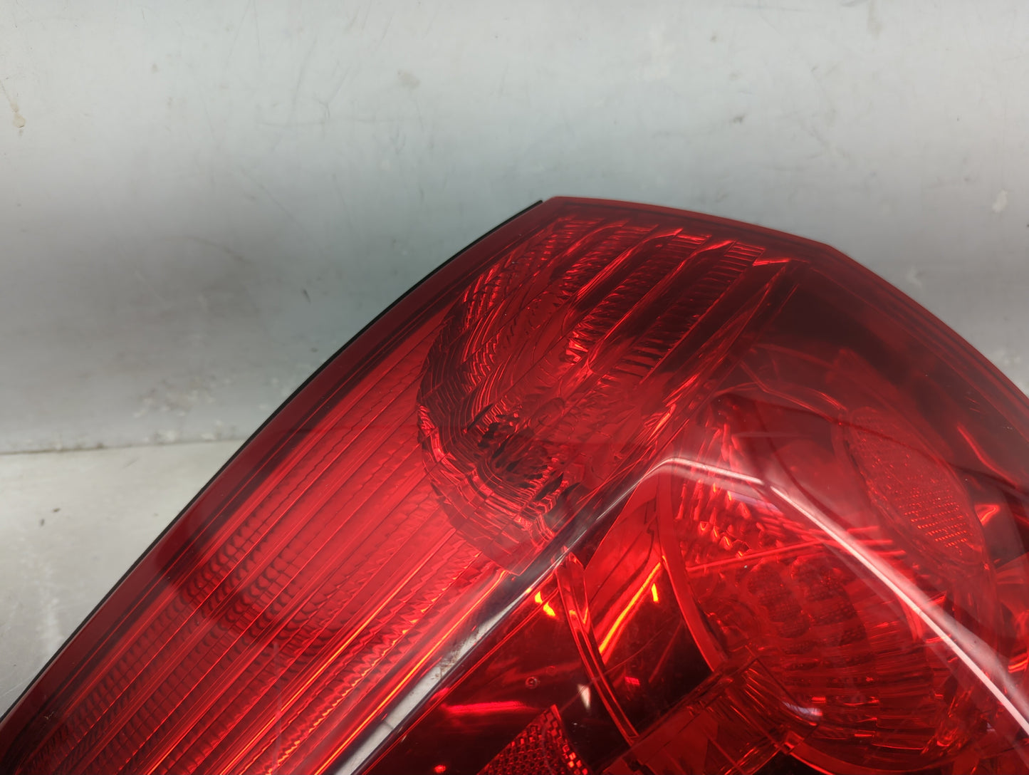 2006-2010 Toyota Sienna Tail Light Assembly Driver Left OEM Fits Fits 2006 2007 2008 2009 2010 OEM Used Auto Parts - Oemused