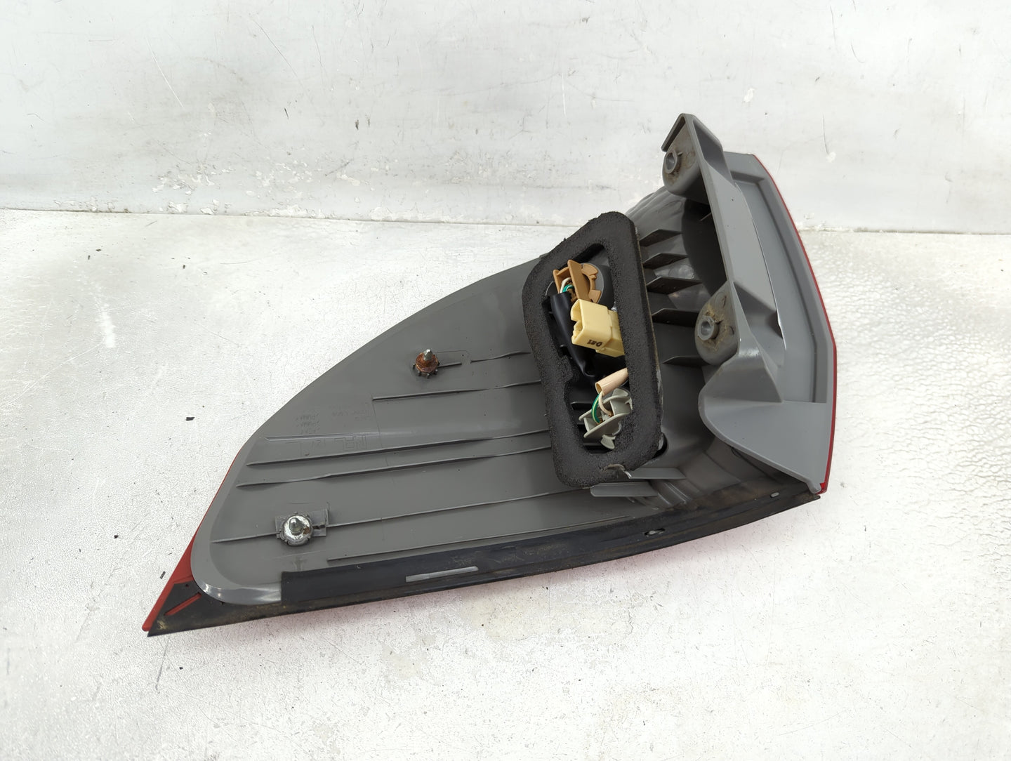2006-2010 Toyota Sienna Tail Light Assembly Driver Left OEM Fits Fits 2006 2007 2008 2009 2010 OEM Used Auto Parts - Oemused