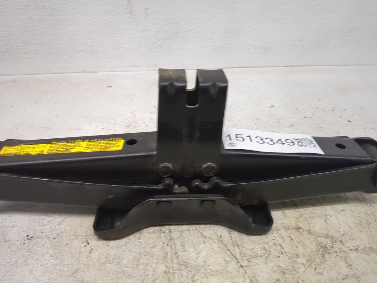 2010 Toyota Sienna Spare Scissor Car Jack - Oemusedautoparts1.com