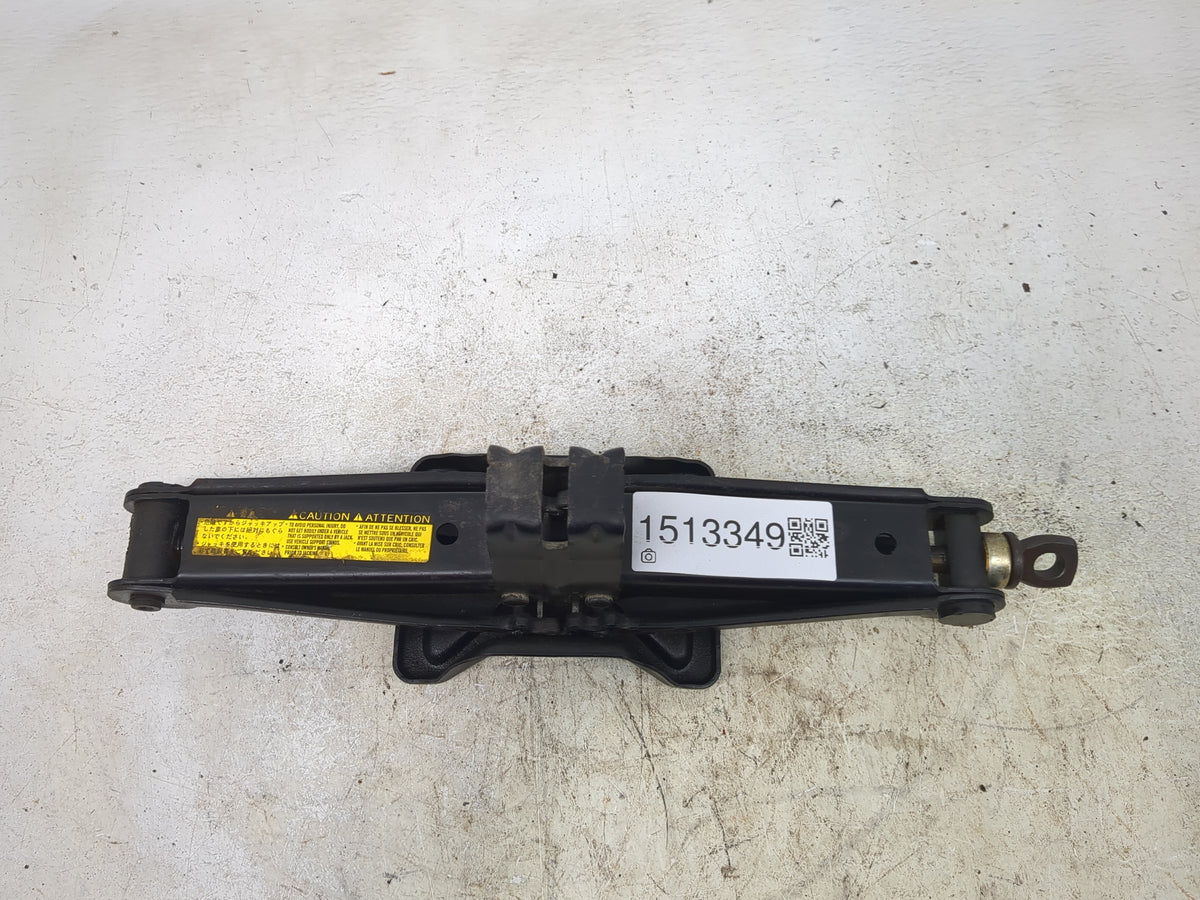 2010 Toyota Sienna Spare Scissor Car Jack - Oemusedautoparts1.com