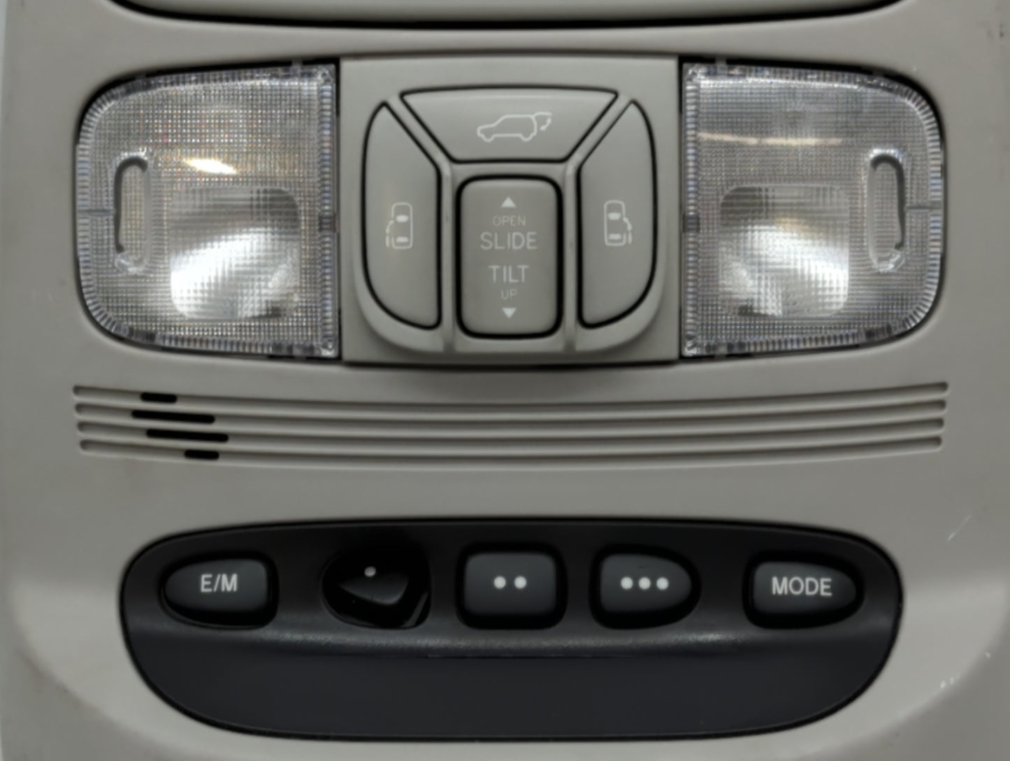 2010 Toyota Sienna Overhead Roof Console - Oemusedautoparts1.com