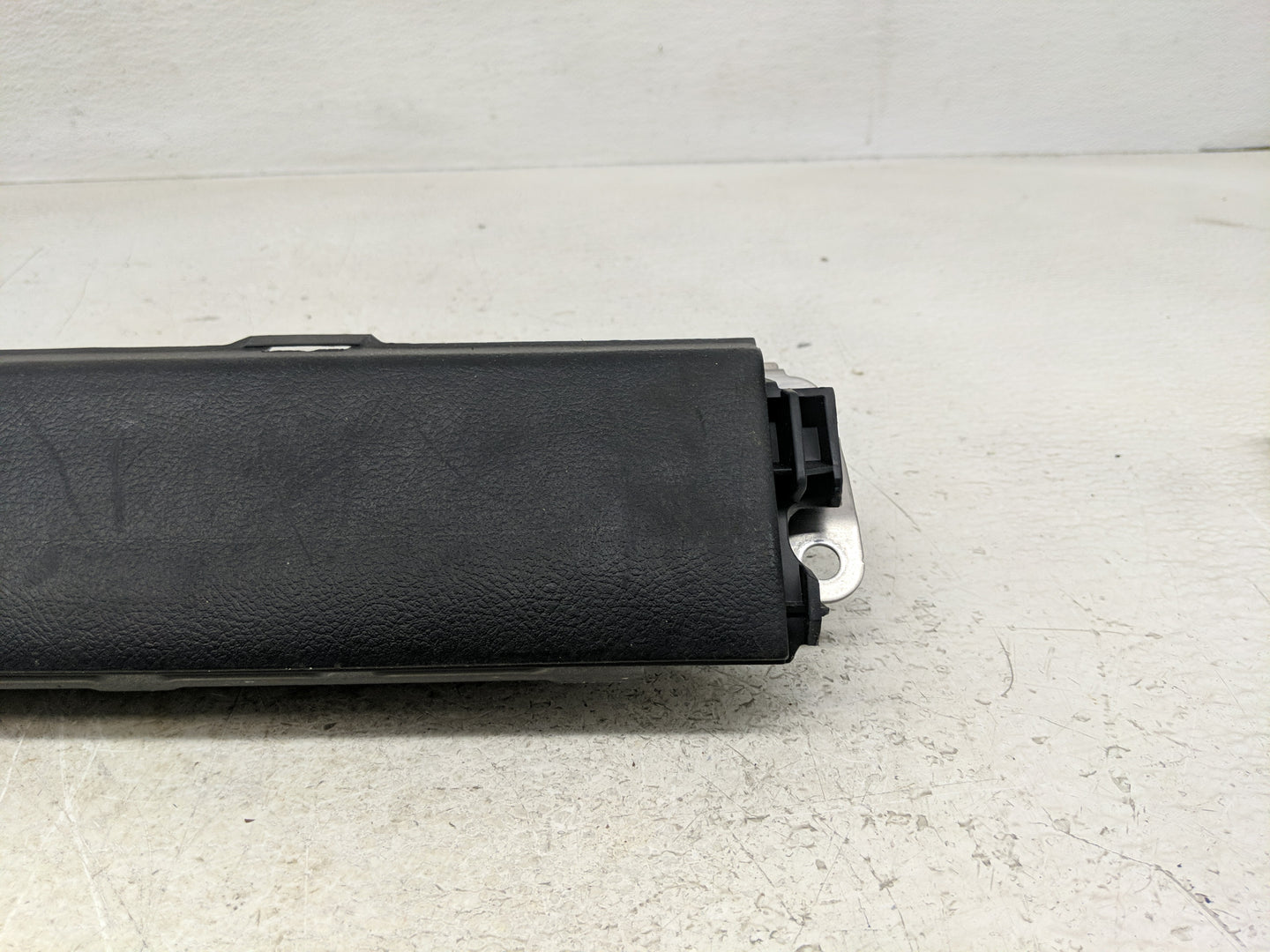 2010-2021 Toyota Tundra Air Bag Passenger Right Knee OEM P/N:BAM-PT1-1150 Fits OEM Used Auto Parts - Oemusedautoparts1.com
