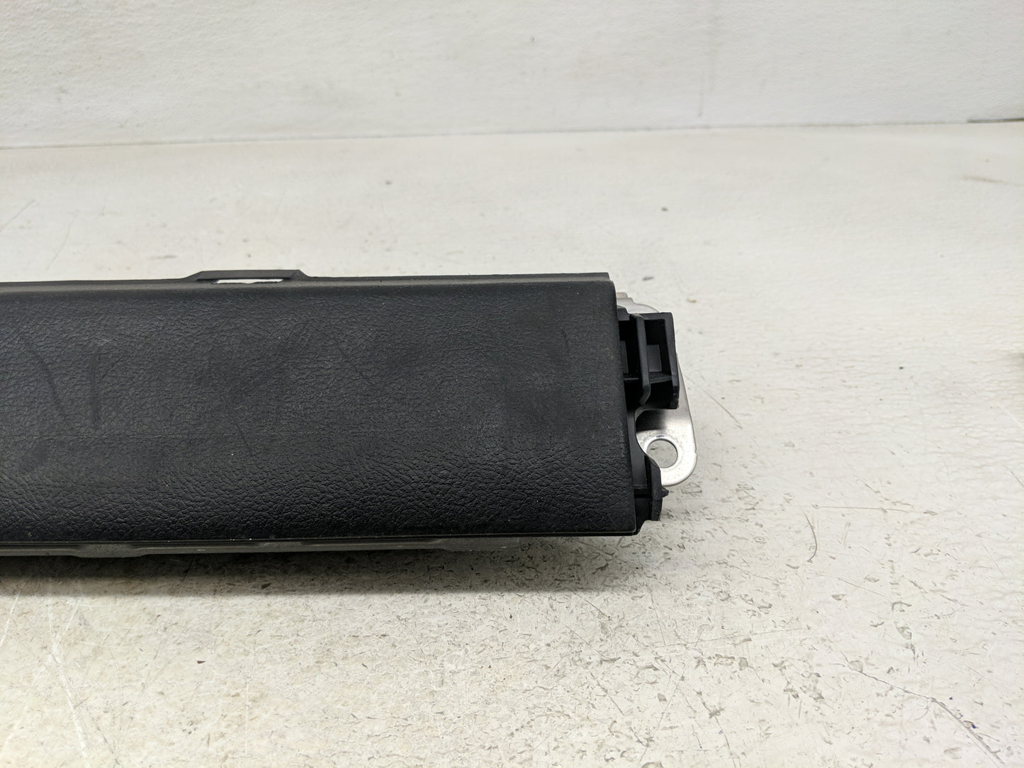 2010-2021 Toyota Tundra Air Bag Passenger Right Knee OEM P/N:BAM-PT1-1150 Fits OEM Used Auto Parts - Oemusedautoparts1.com