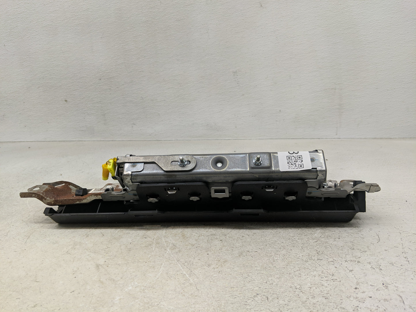 2010-2021 Toyota Tundra Air Bag Passenger Right Knee OEM P/N:BAM-PT1-1150 Fits OEM Used Auto Parts - Oemusedautoparts1.com