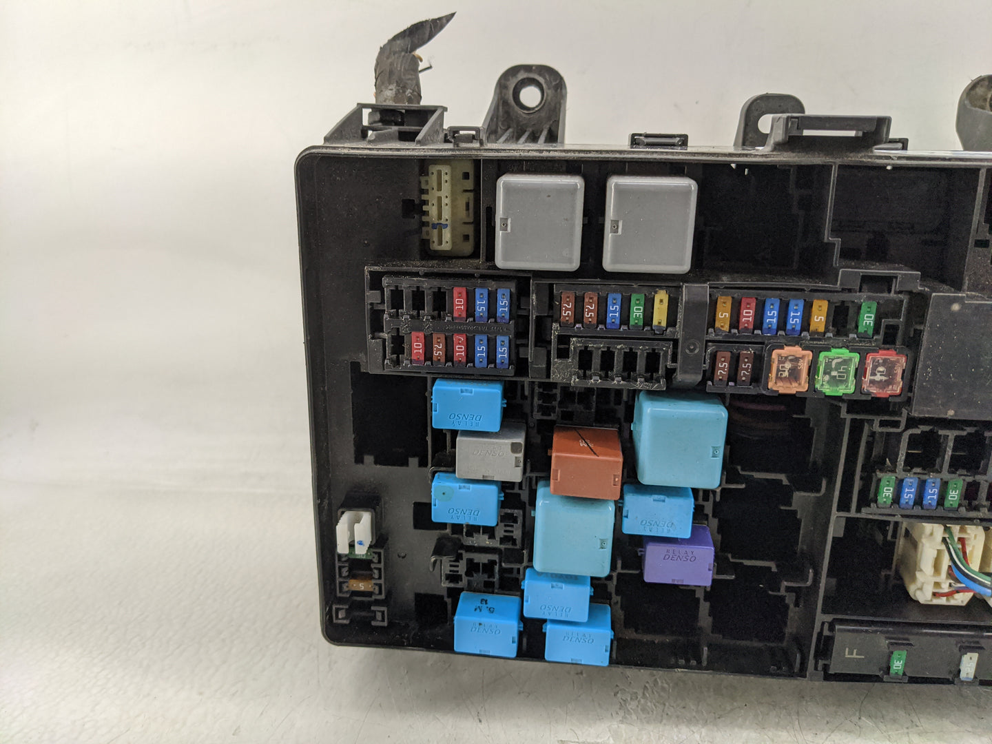 2010 Toyota Tundra Fusebox Fuse Box Panel Relay Module Fits OEM Used Auto Parts - Oemusedautoparts1.com