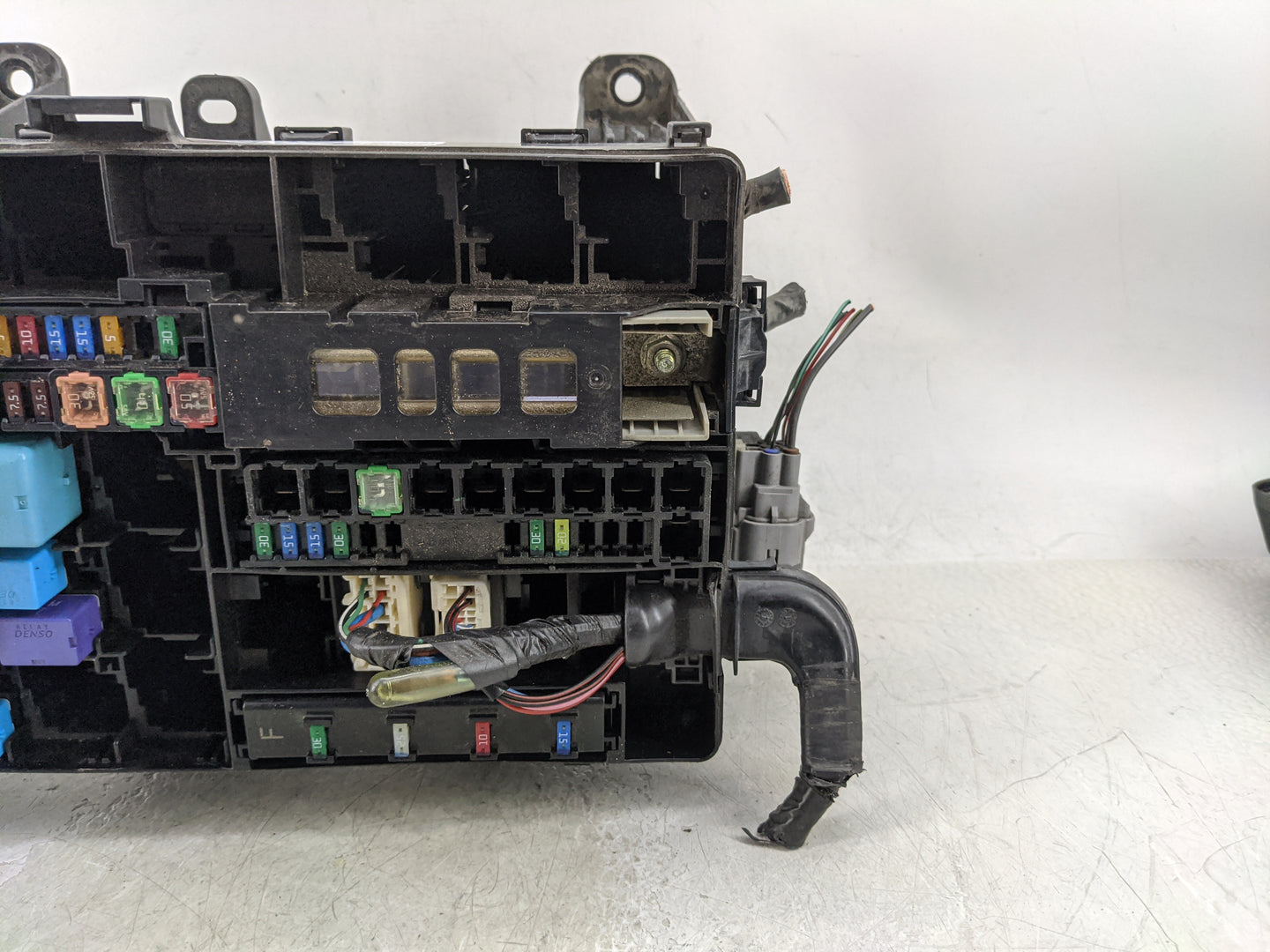 2010 Toyota Tundra Fusebox Fuse Box Panel Relay Module Fits OEM Used Auto Parts - Oemusedautoparts1.com