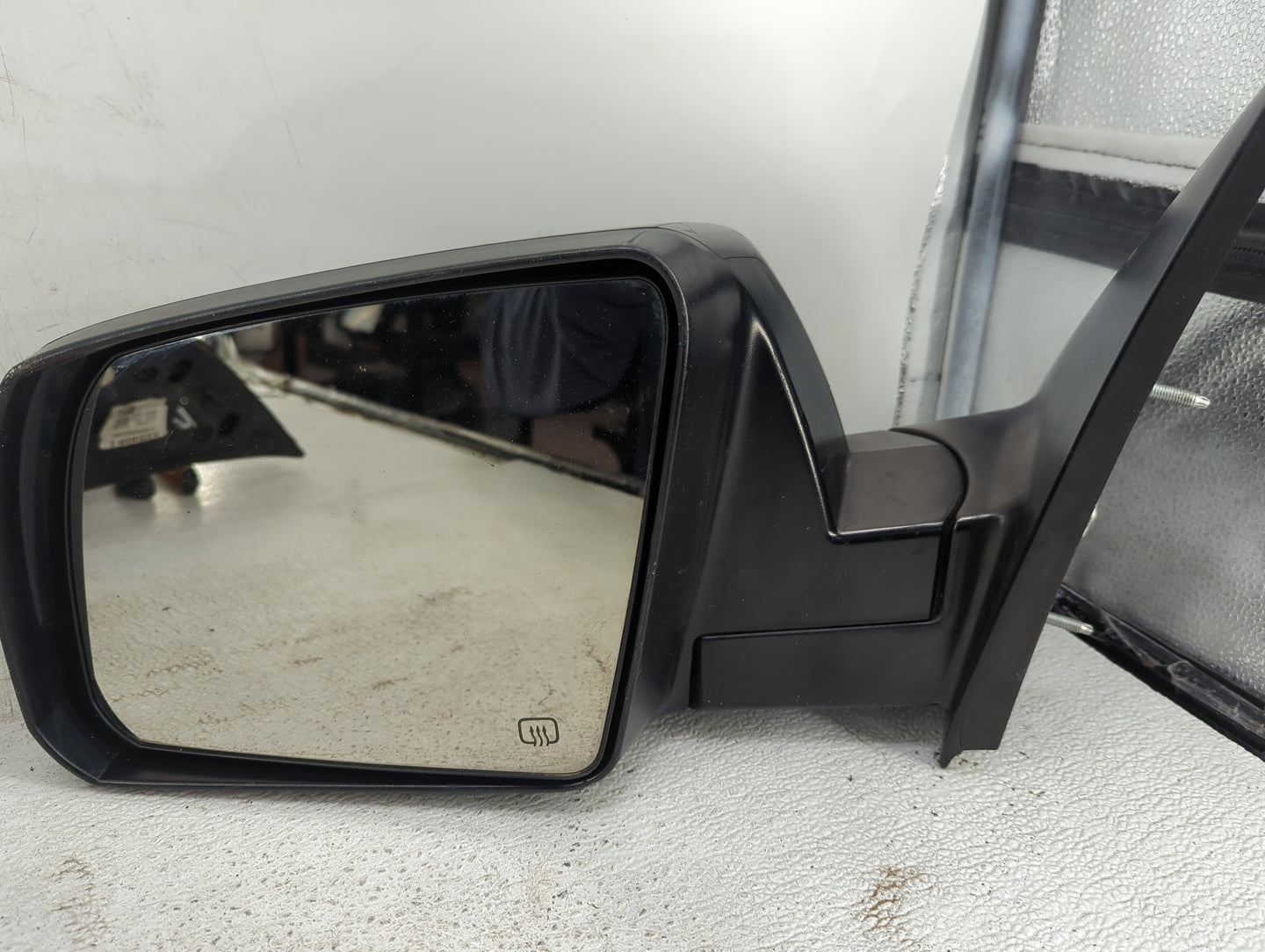2010 Toyota Tundra Driver Left Side View Power Door Mirror Black - Oemusedautoparts1.com