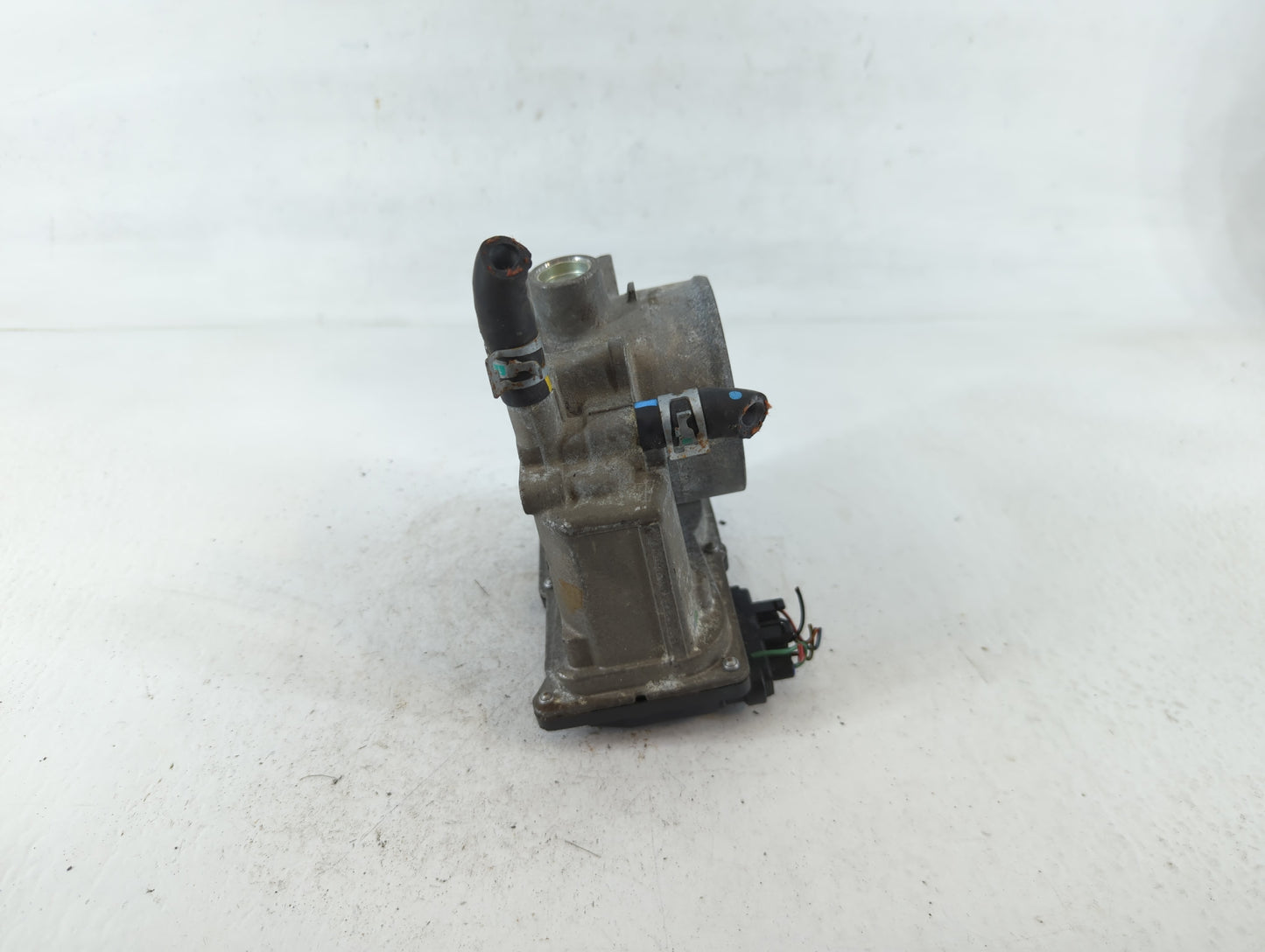 2005-2011 Toyota Tundra Throttle Body P/N:22030-0P010 Fits Fits 2003 2004 2005 2006 2007 2008 2009 2010 2011 2012 2013 2014 