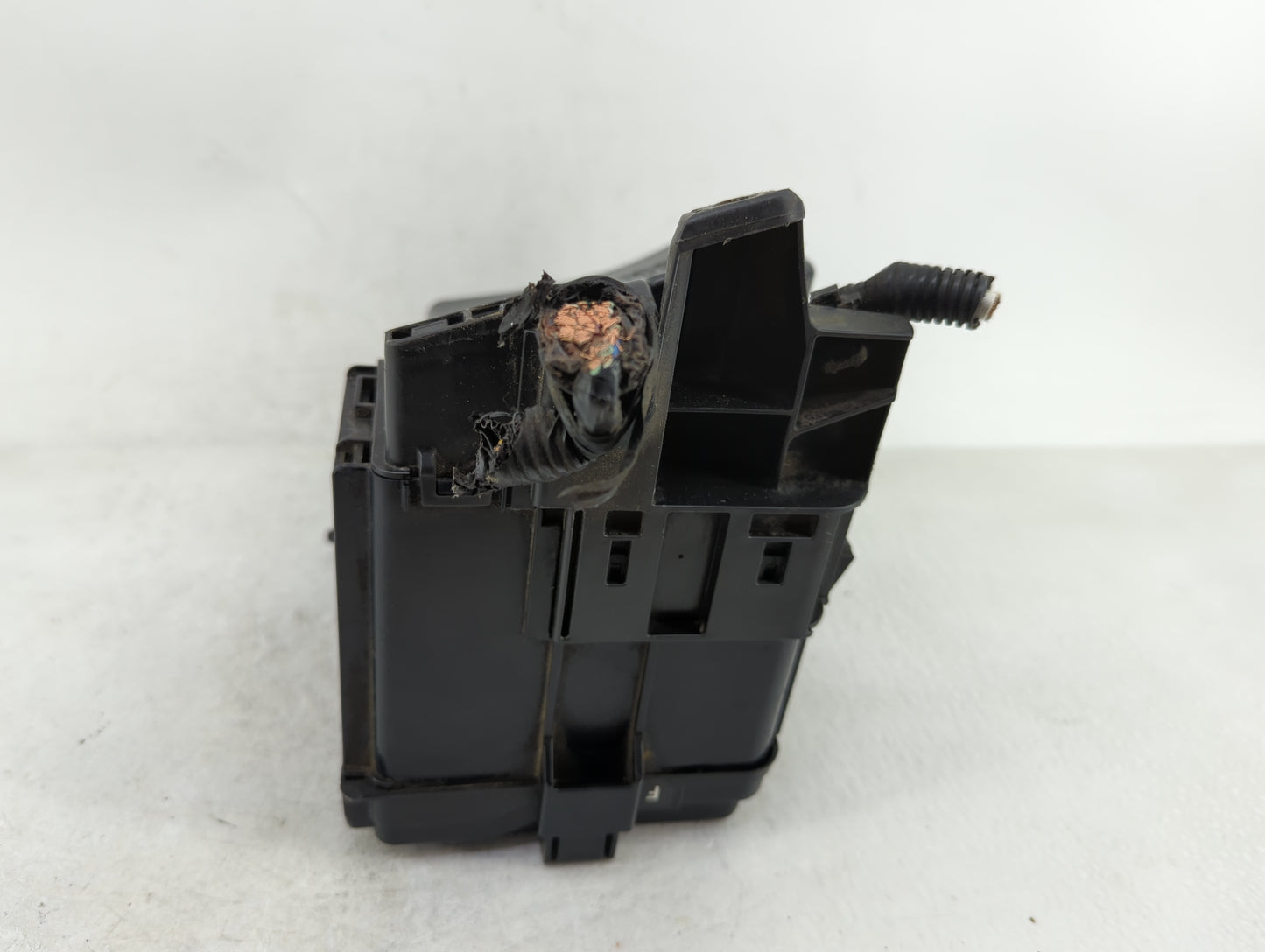 2010-2016 Toyota Venza Fusebox Fuse Box Panel Relay Module Fits Fits 2010 2013 2014 2015 2016 OEM Used Auto Parts - Oemuseda