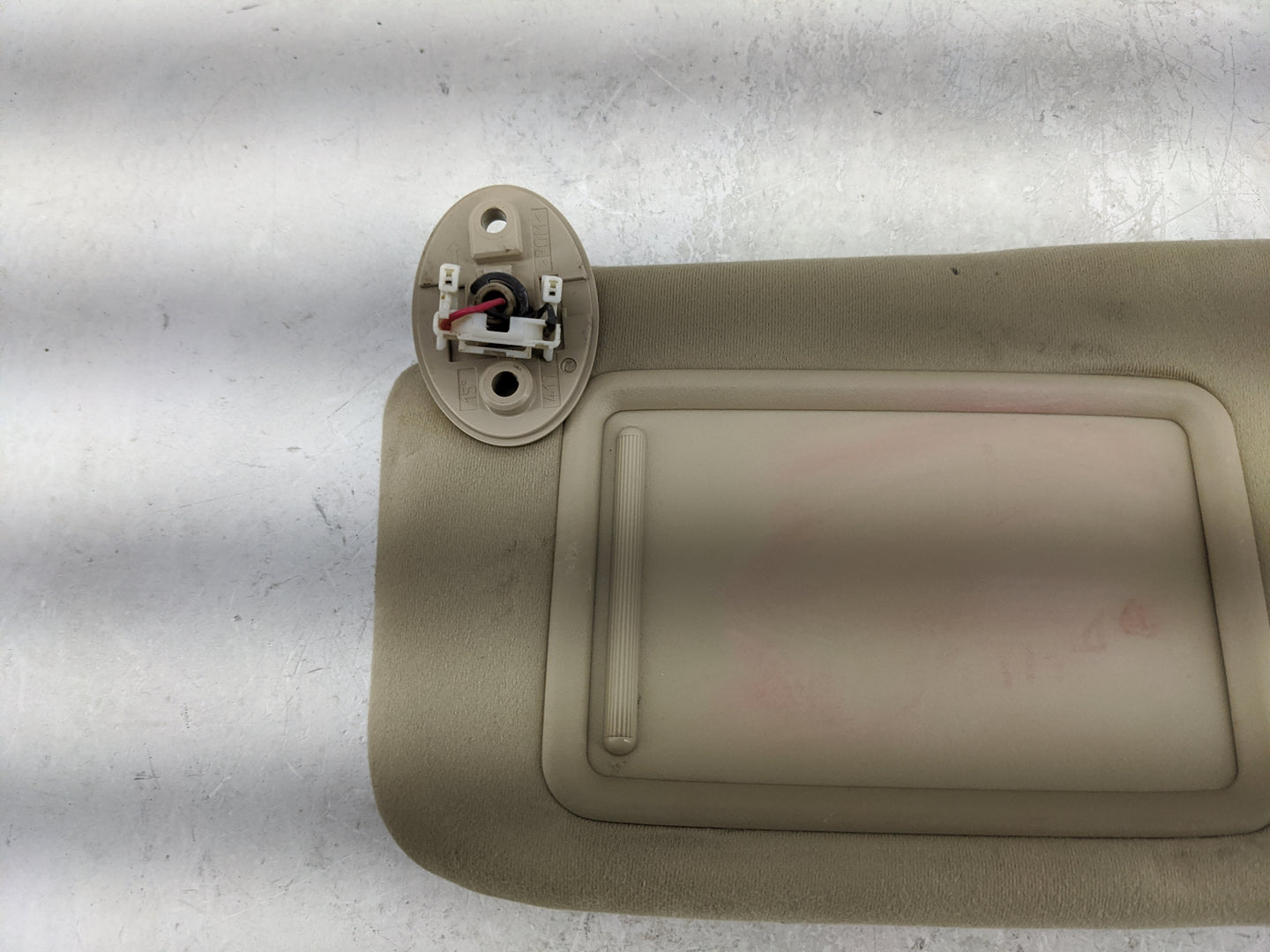 2010 Toyota Venza Sun Visor Shade Replacement Driver Left Mirror Fits OEM Used Auto Parts - Oemusedautoparts1.com