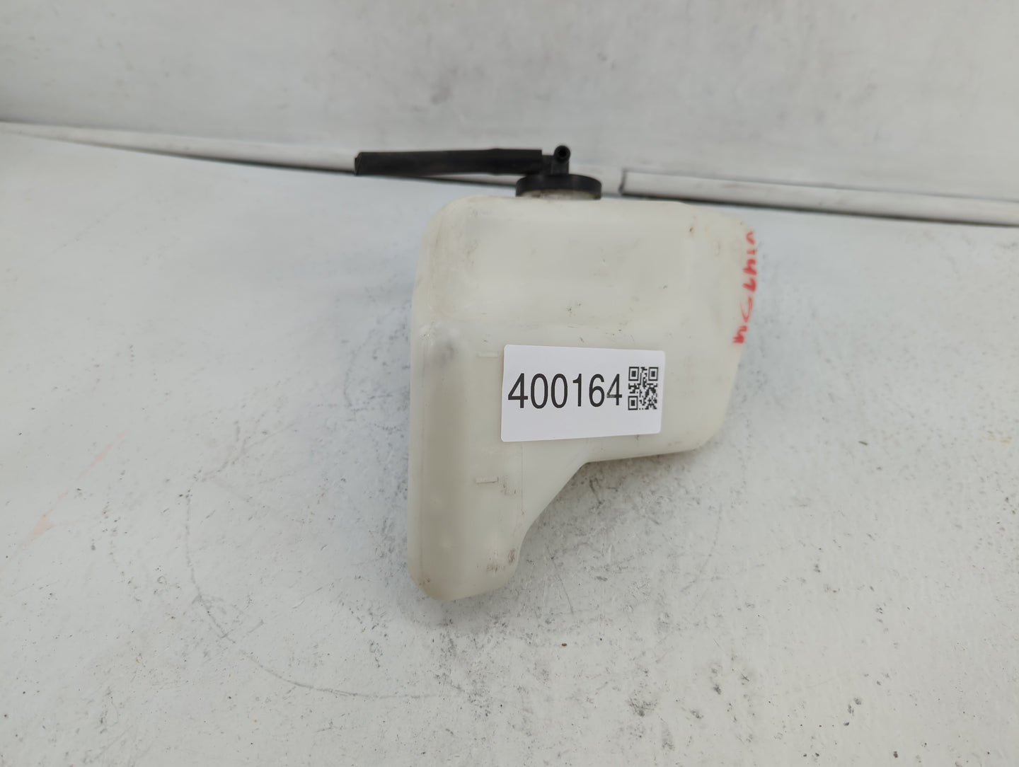 Toyota Venza Windshield Washer Fluid Reservoir Bottle Oem - Oemusedautoparts1.com