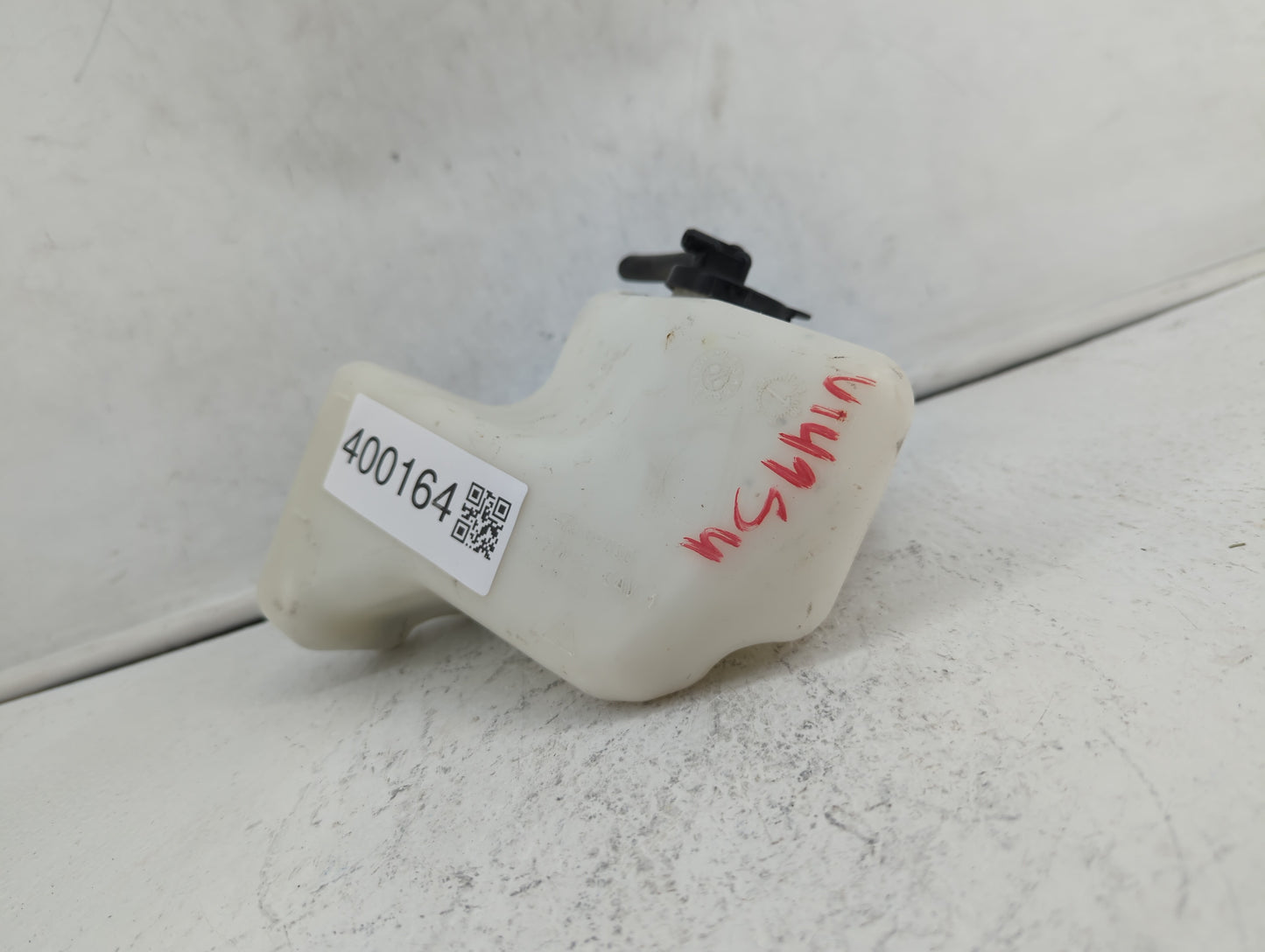 Toyota Venza Windshield Washer Fluid Reservoir Bottle Oem - Oemusedautoparts1.com