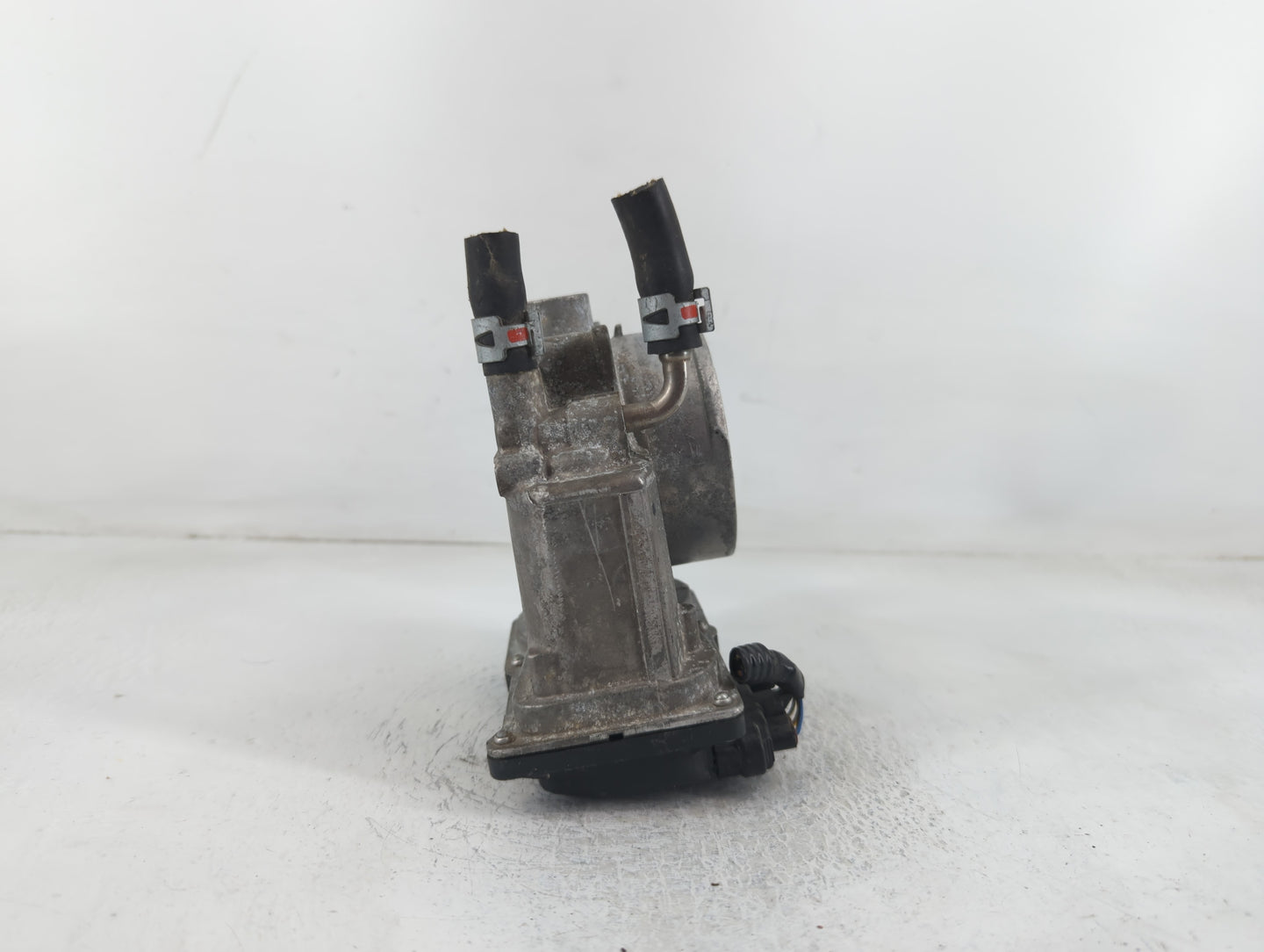 2009-2016 Toyota Venza Throttle Body P/N:22030-0P050 Fits OEM Used Auto Parts - Oemusedautoparts1.com