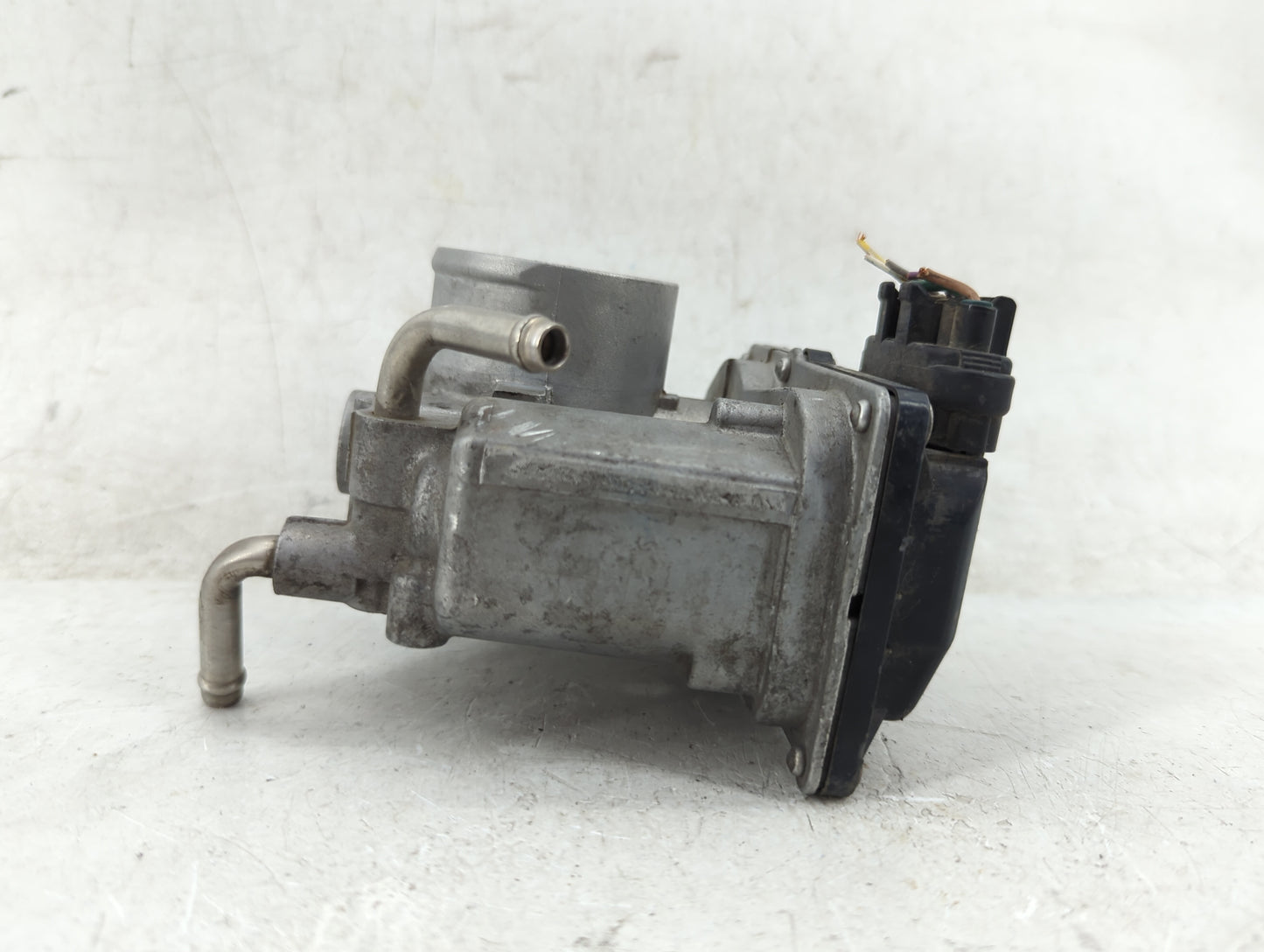 2006-2019 Toyota Yaris Throttle Body P/N:22030-21030 Fits OEM Used Auto Parts - Oemusedautoparts1.com