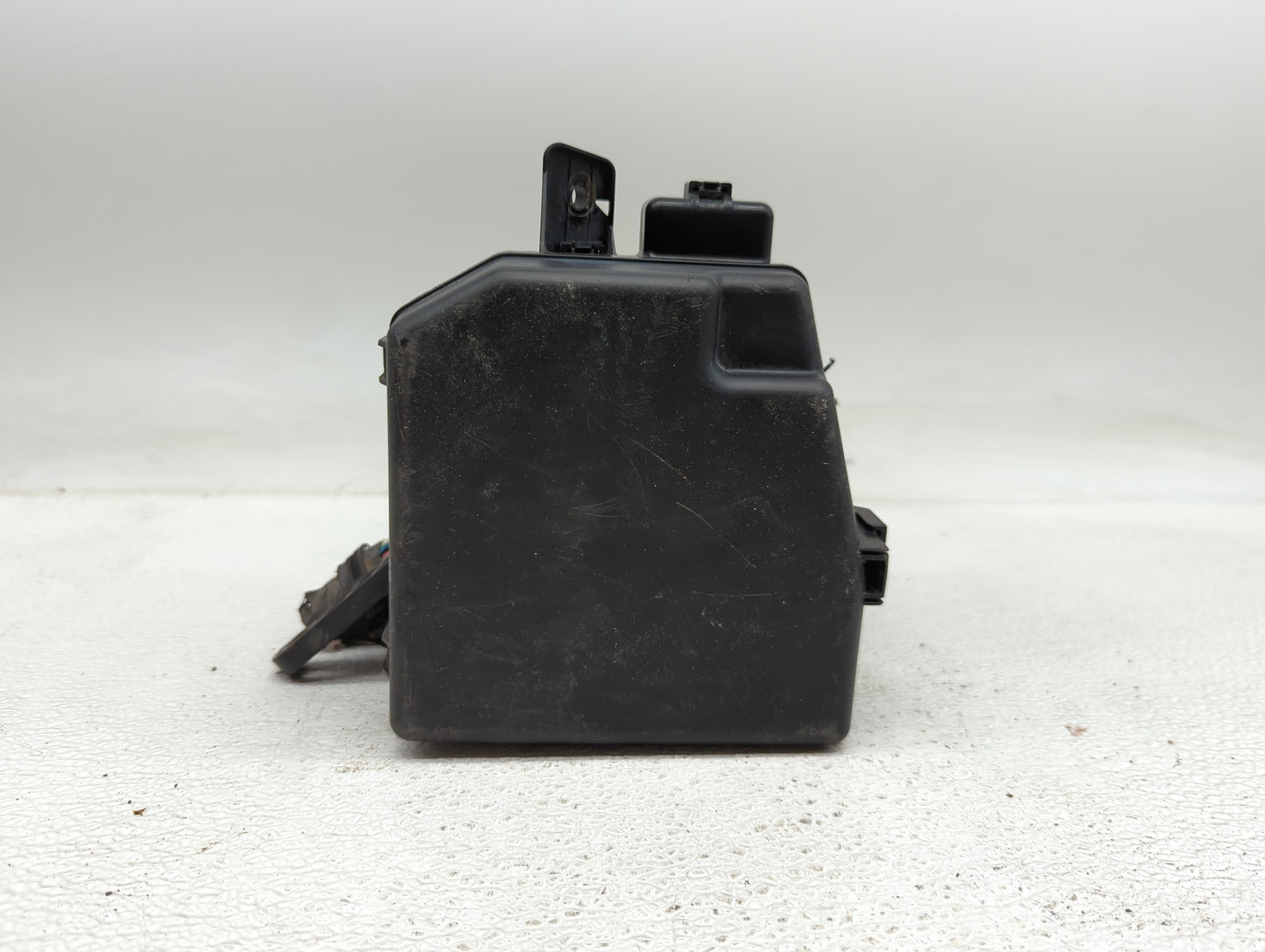 2006-2011 Toyota Yaris Fusebox Fuse Box Panel Relay Module P/N:82662-52301 Fits Fits 2006 2007 2008 2009 2010 2011 OEM Used 
