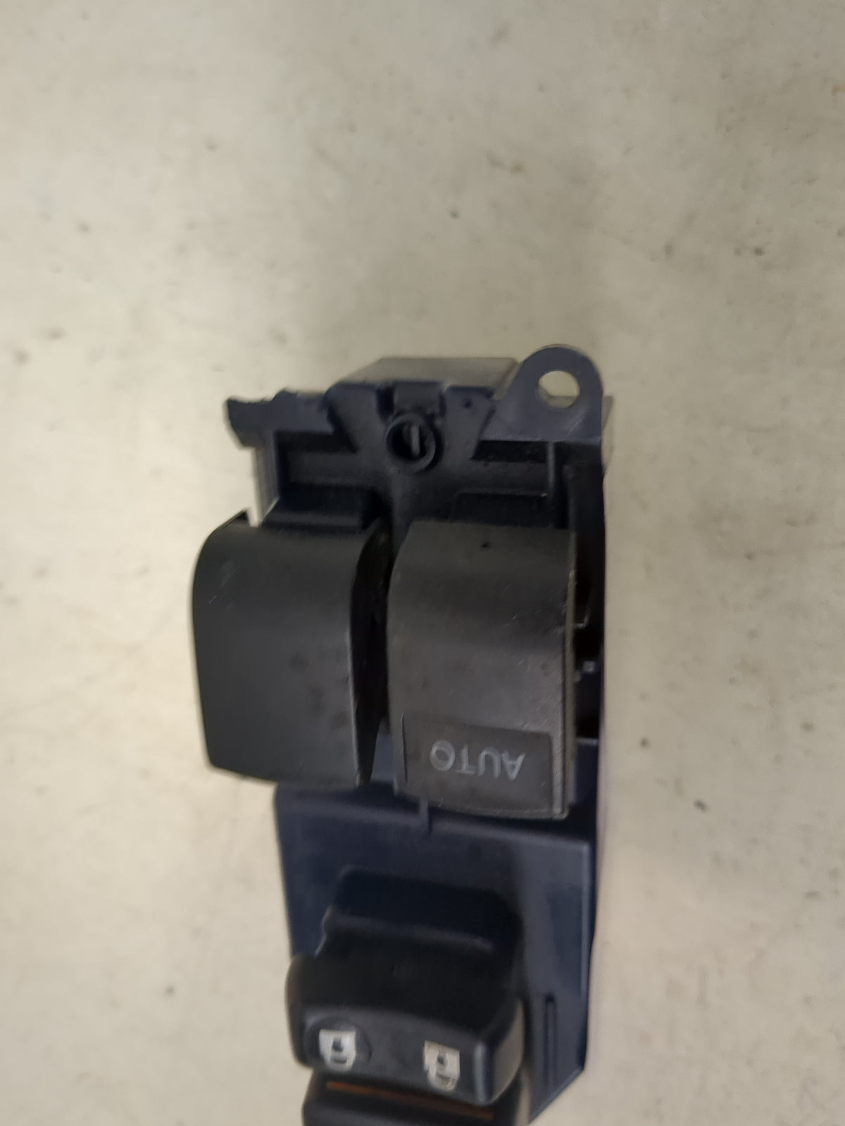 2009-2011 Toyota Yaris Master Power Window Switch Replacement Driver Side Left P/N:TOYOTA 1/3 PBT-GF30 Fits OEM Used Auto Pa