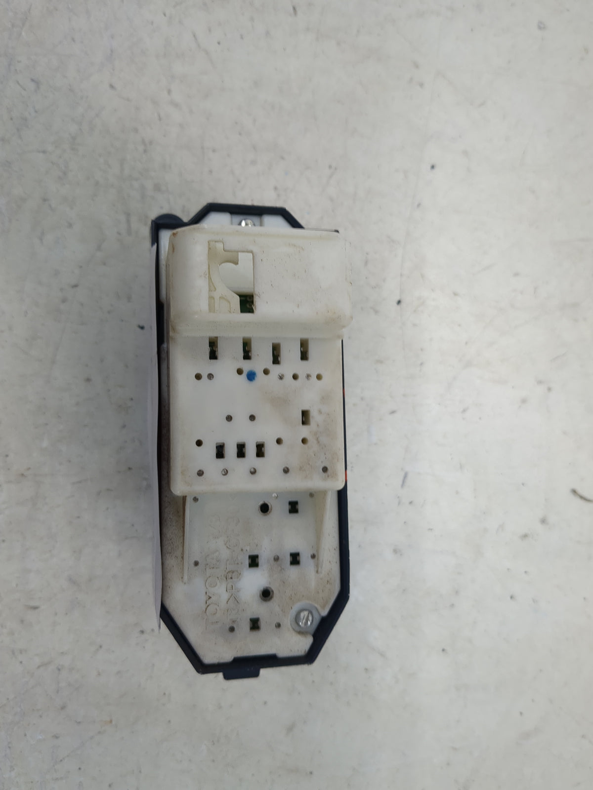 2009-2011 Toyota Yaris Master Power Window Switch Replacement Driver Side Left P/N:TOYOTA 1/3 PBT-GF30 Fits OEM Used Auto Pa