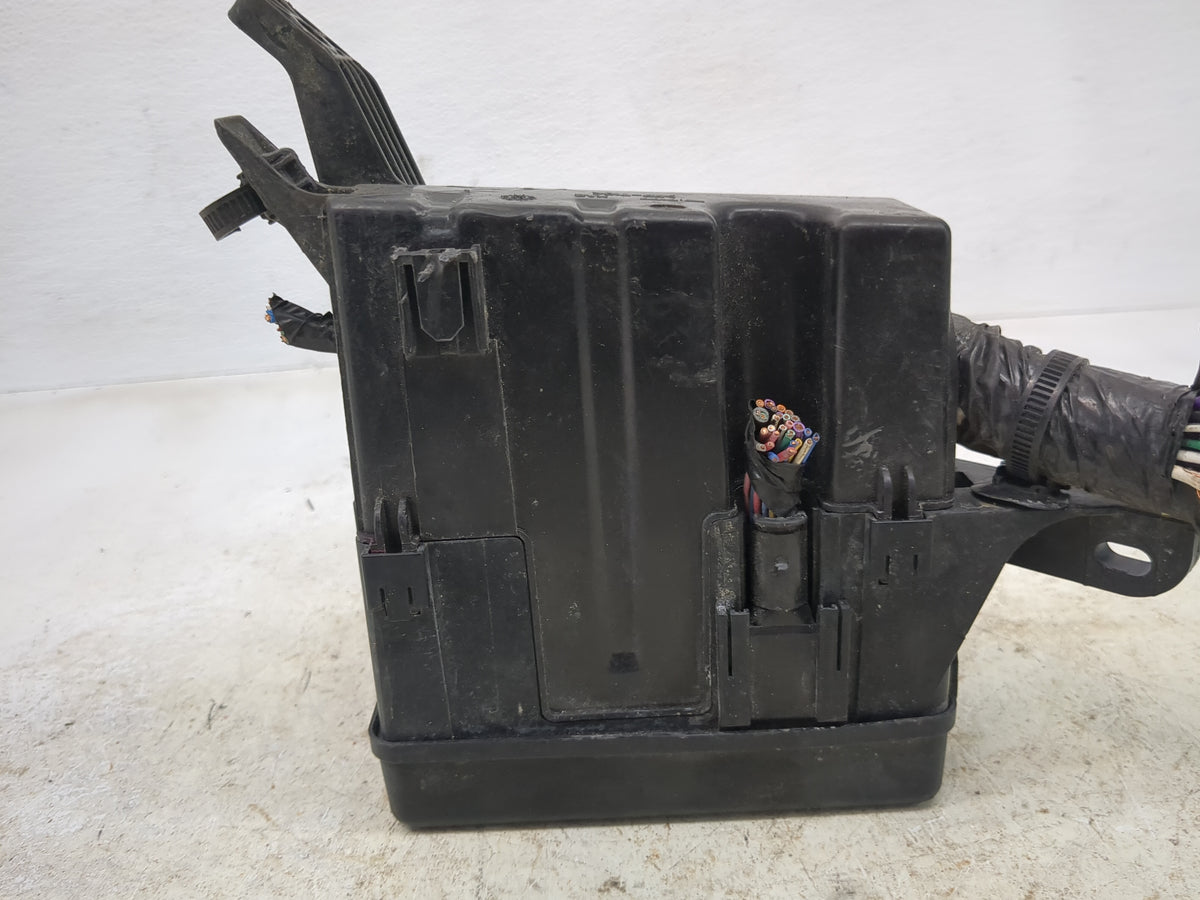 2006-2011 Toyota Yaris Fusebox Fuse Box Panel Relay Module Fits Fits 2006 2007 2008 2009 2010 2011 OEM Used Auto Parts - Oem