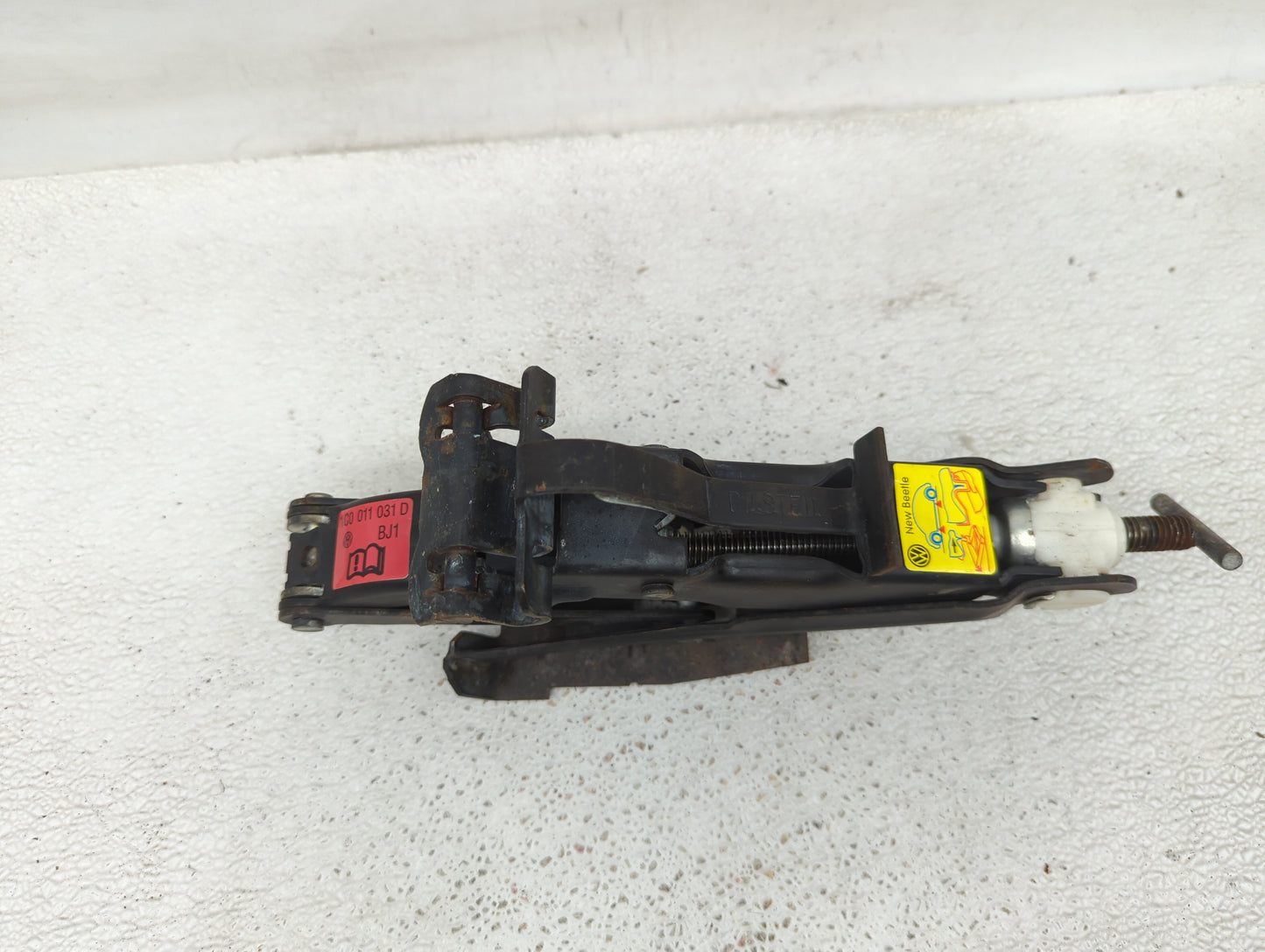 2010 Volkswagen Beetle Spare Scissor Car Jack - Oemusedautoparts1.com