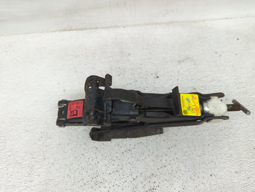 2010 Volkswagen Beetle Spare Scissor Car Jack