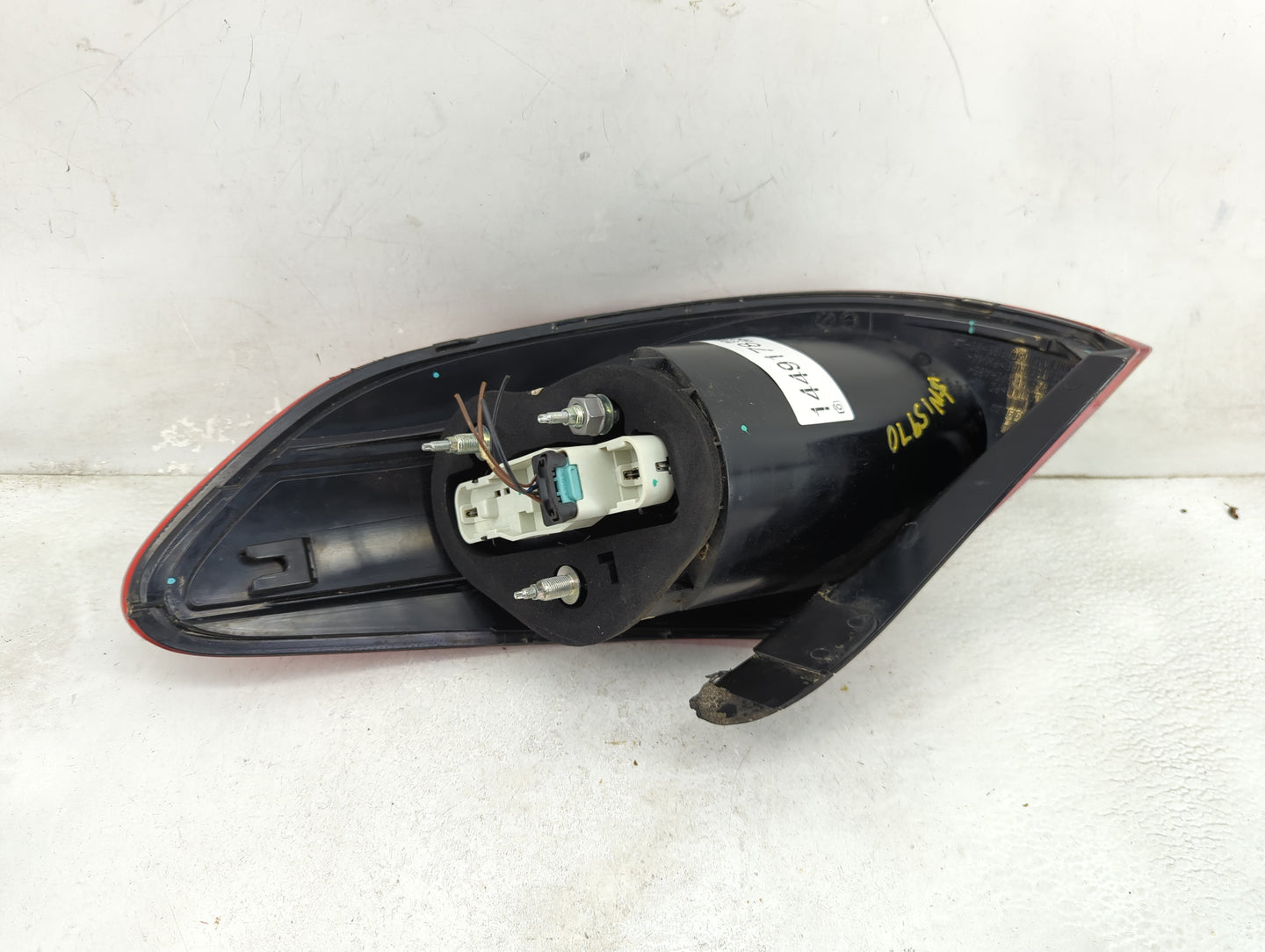 2006-2010 Volkswagen Beetle Tail Light Assembly Driver Left OEM P/N:27.09.90.02 Fits Fits 2006 2007 2008 2009 2010 OEM Used 