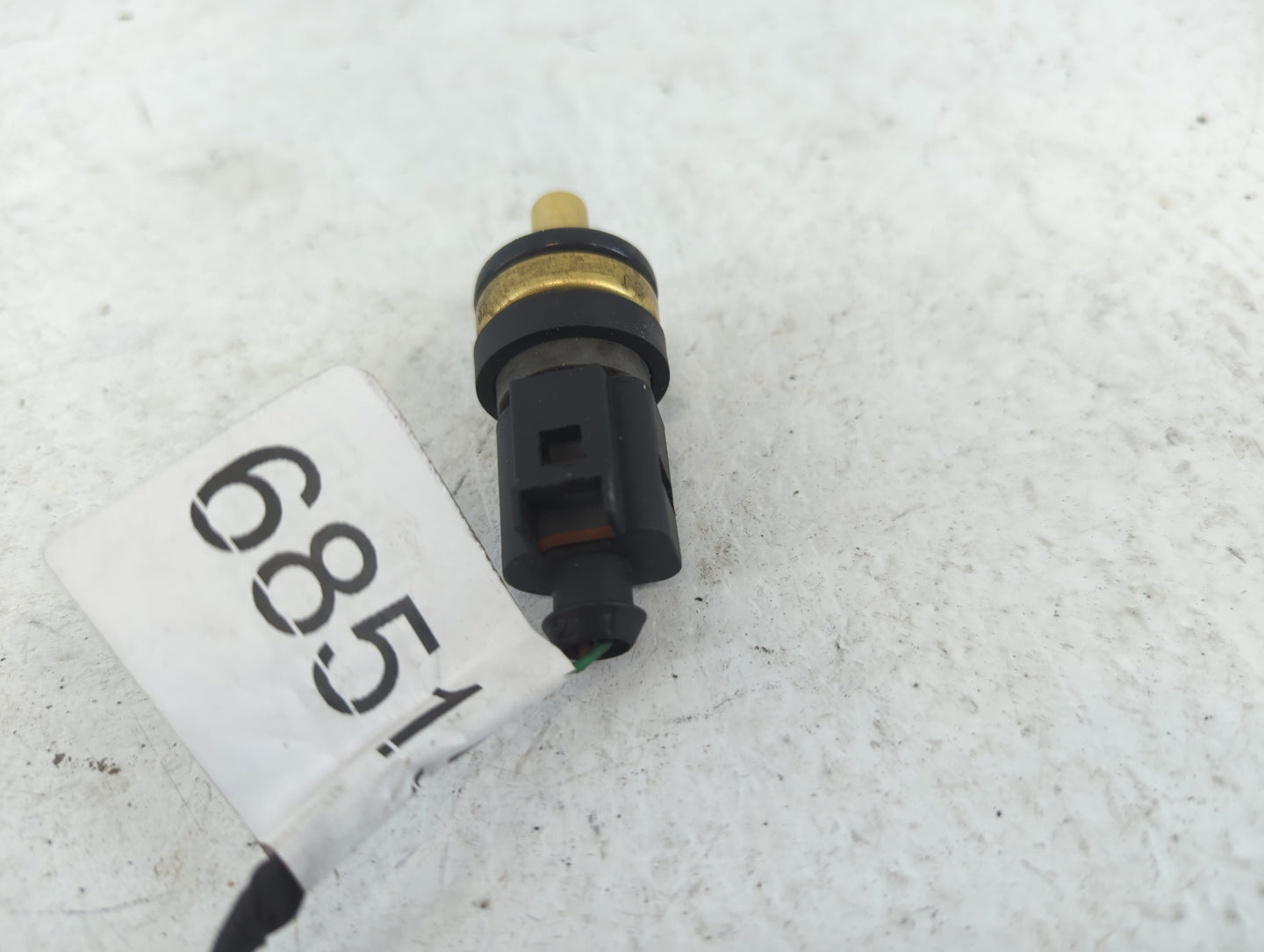 2010 Volkswagen Beetle Ambient Outside Temp Sensor - Oemusedautoparts1.com