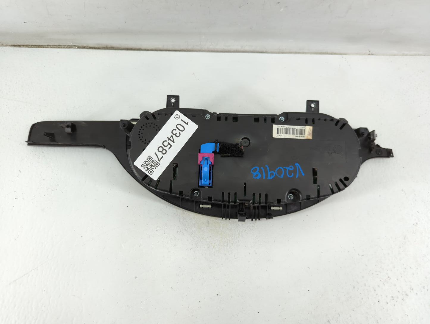 2010-2011 Volkswagen Cc Instrument Cluster Speedometer Gauges P/N:A2C53375945 Fits Fits 2010 2011 OEM Used Auto Parts - Oemu