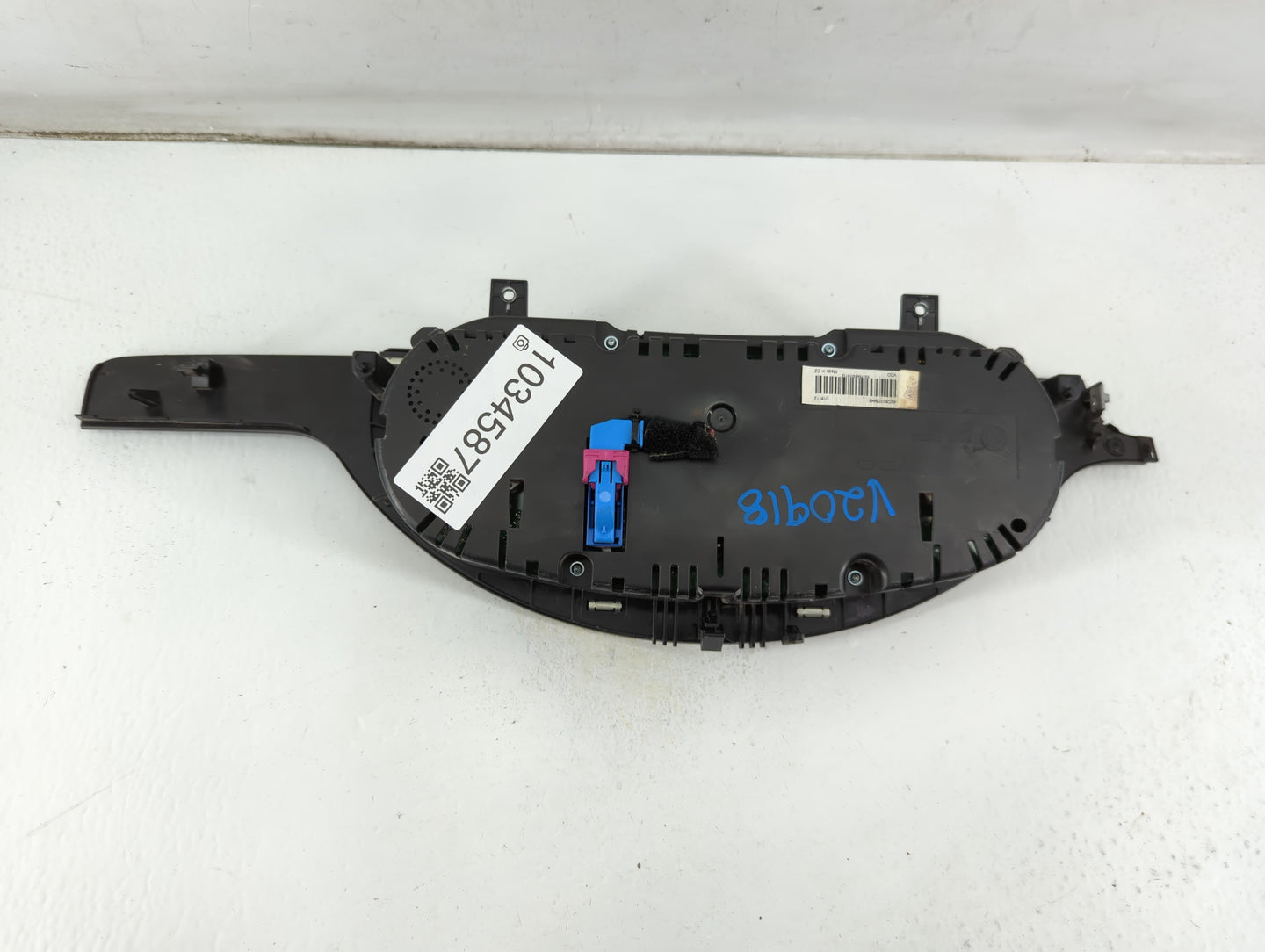 2010-2011 Volkswagen Cc Instrument Cluster Speedometer Gauges P/N:A2C53375945 Fits Fits 2010 2011 OEM Used Auto Parts - Oemu