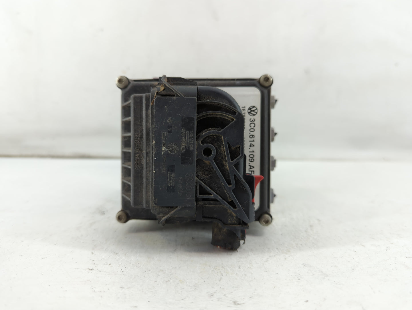 2009-2011 Volkswagen Cc ABS Pump Control Module Replacement P/N:3C0 614 109 AF 16705912 Fits Fits 2009 2010 2011 OEM Used Au