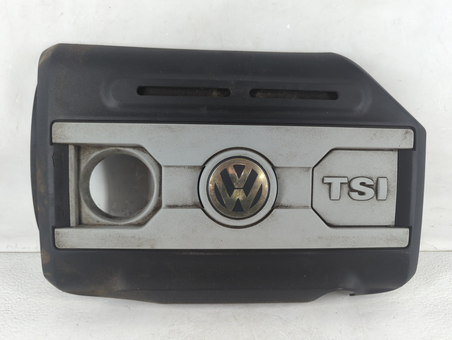 2010 Volkswagen Cc Engine Cover - Oemusedautoparts1.com