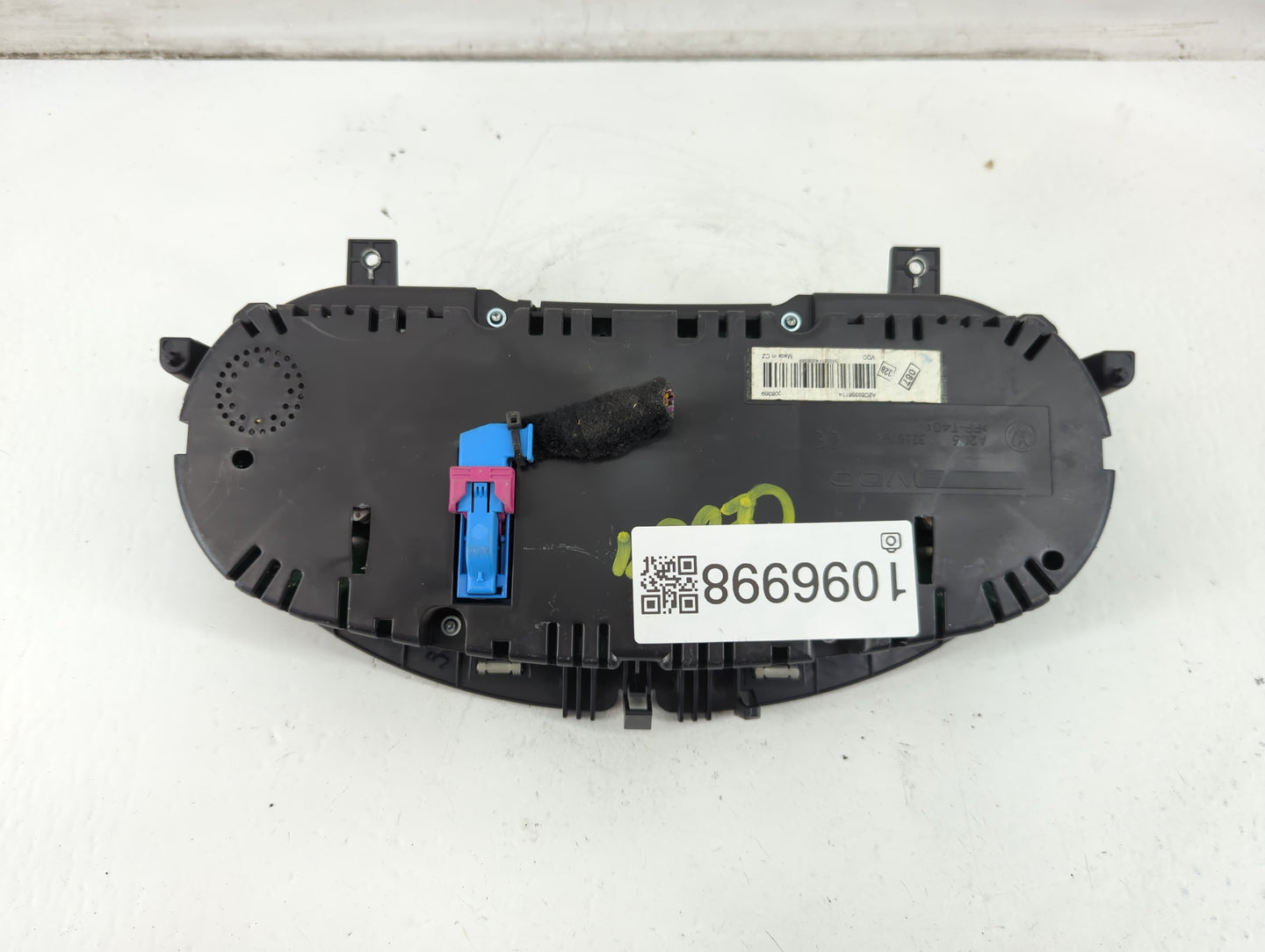 2009-2010 Volkswagen Cc Instrument Cluster Speedometer Gauges P/N:3C8920 970J Fits Fits 2009 2010 OEM Used Auto Parts - Oemu