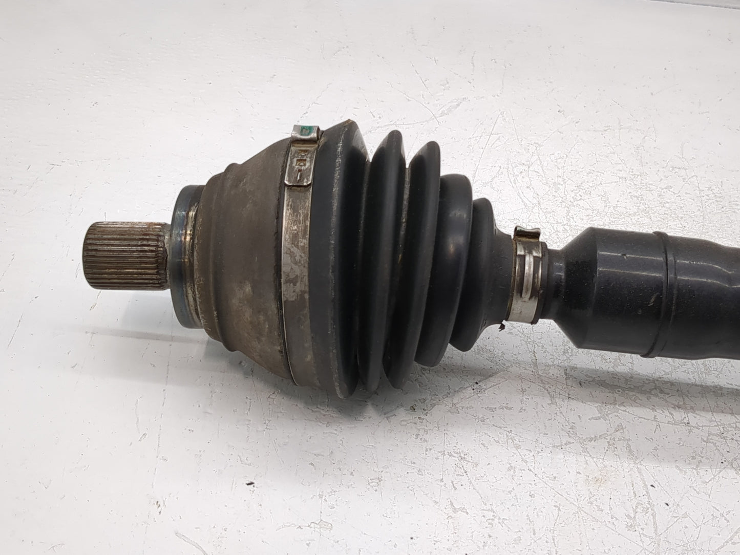 2009-2010 Volkswagen Cc Axle Shaft Front Passenger Cv C/v - Oemusedautoparts1.com