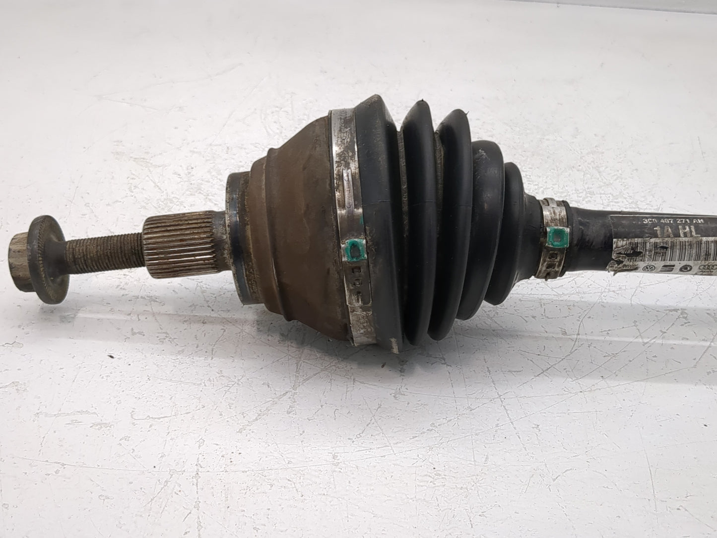 2009-2010 Volkswagen Cc Axle Shaft Front Driver Cv C/v - Oemusedautoparts1.com