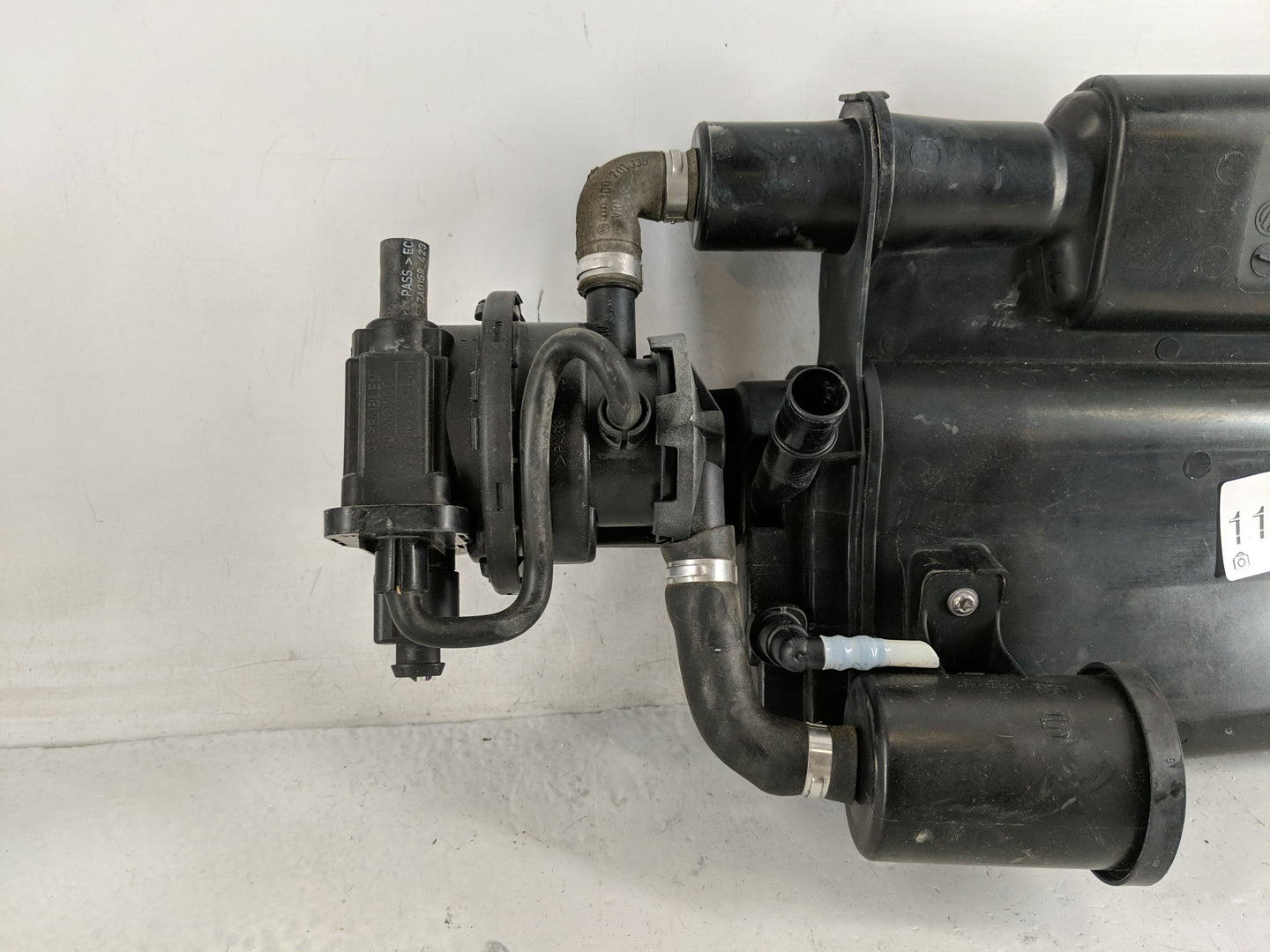 2010 Volkswagen Cc Fuel Vapor Charcoal Canister - Oemusedautoparts1.com