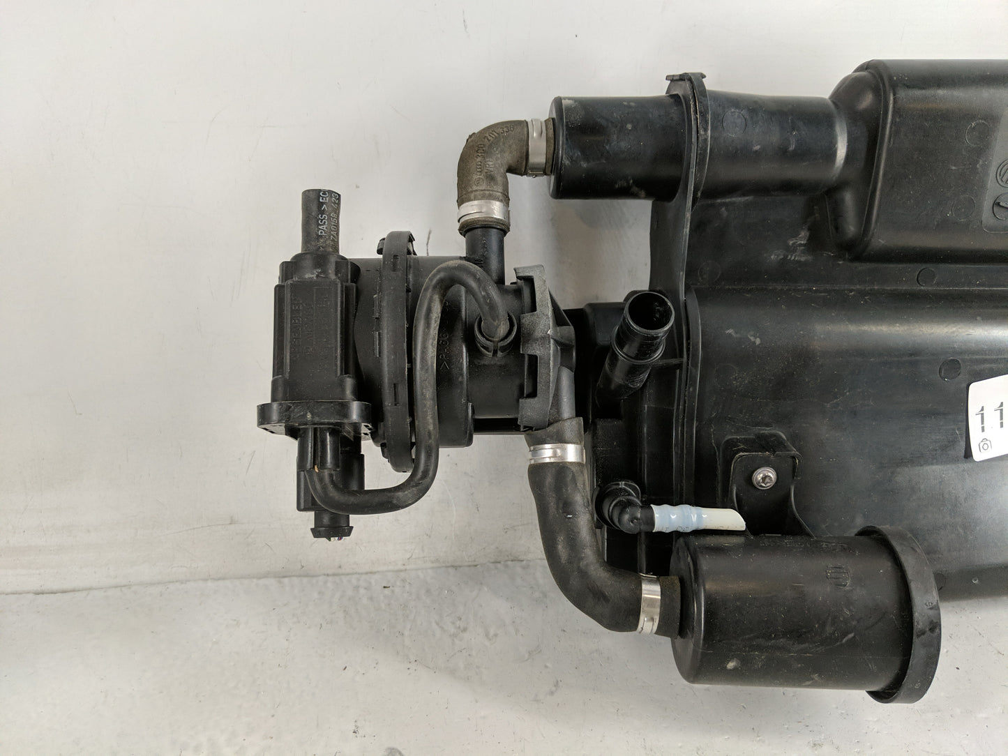 2010 Volkswagen Cc Fuel Vapor Charcoal Canister - Oemusedautoparts1.com