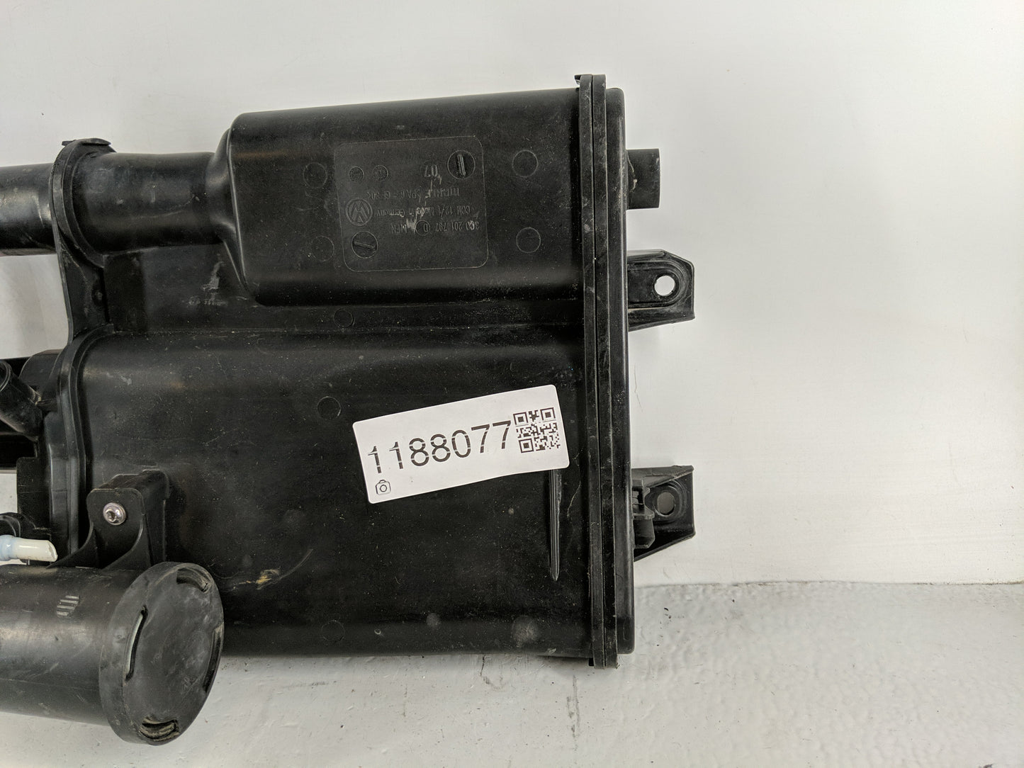 2010 Volkswagen Cc Fuel Vapor Charcoal Canister - Oemusedautoparts1.com