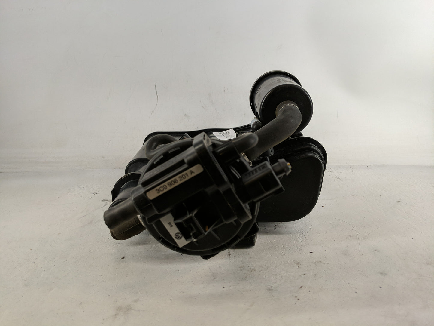 2010 Volkswagen Cc Fuel Vapor Charcoal Canister - Oemusedautoparts1.com