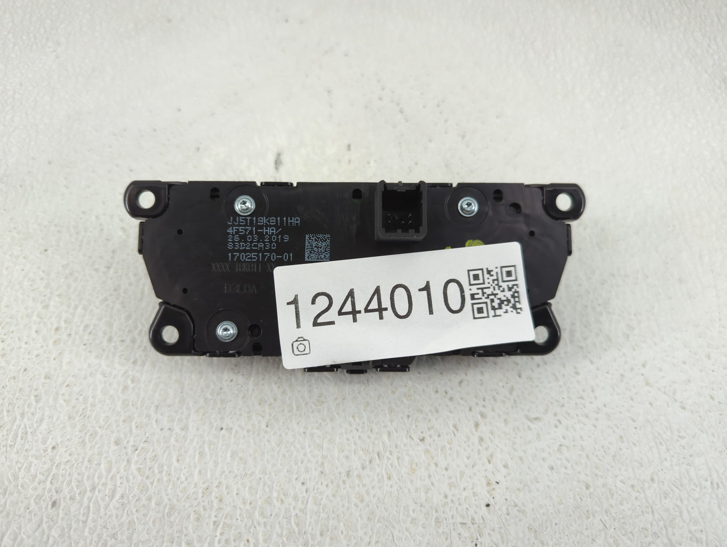 2009-2010 Volkswagen Cc Climate Control Module Temperature AC/Heater Replacement P/N:JJ5T18K811HA Fits Fits 2009 2010 OEM Us
