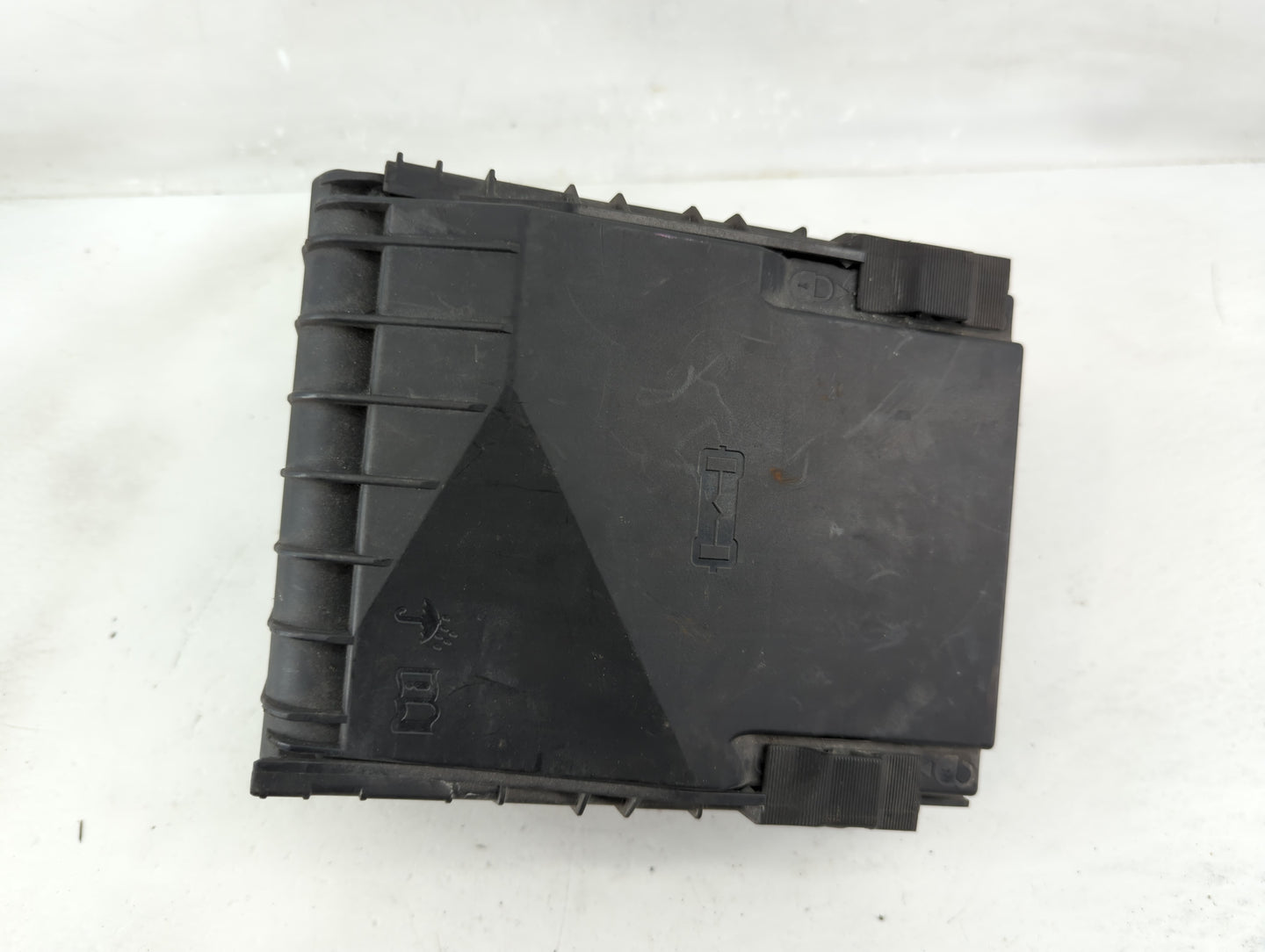 2009-2012 Volkswagen Cc Fusebox Fuse Box Panel Relay Module P/N:6359-2777 Fits Fits 2009 2010 2011 2012 OEM Used Auto Parts 
